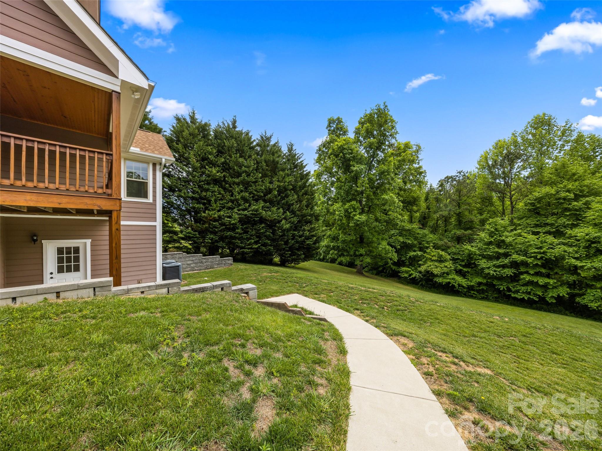 235 Hidden Knoll Drive — Hendersonville