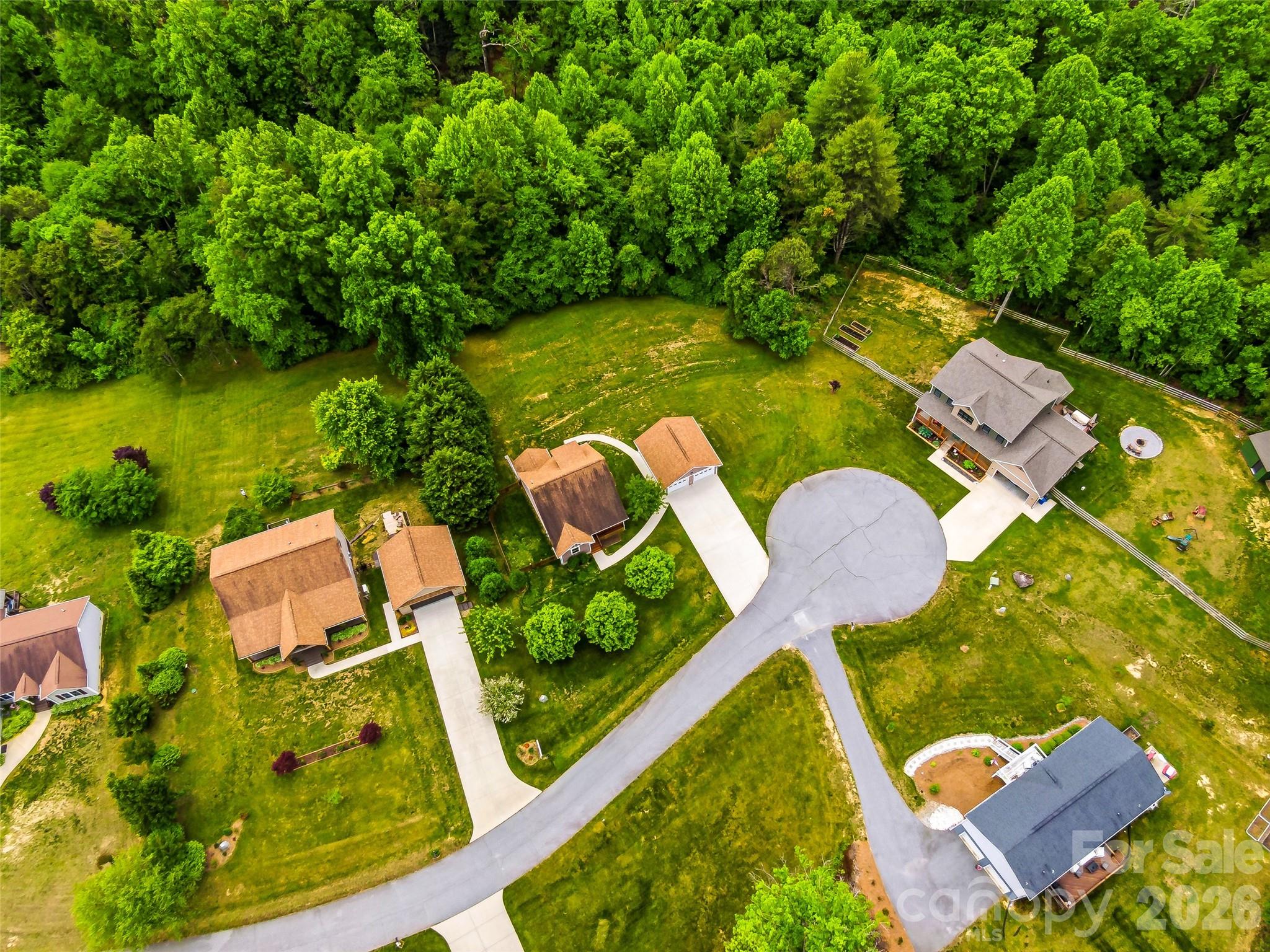 235 Hidden Knoll Drive — Hendersonville