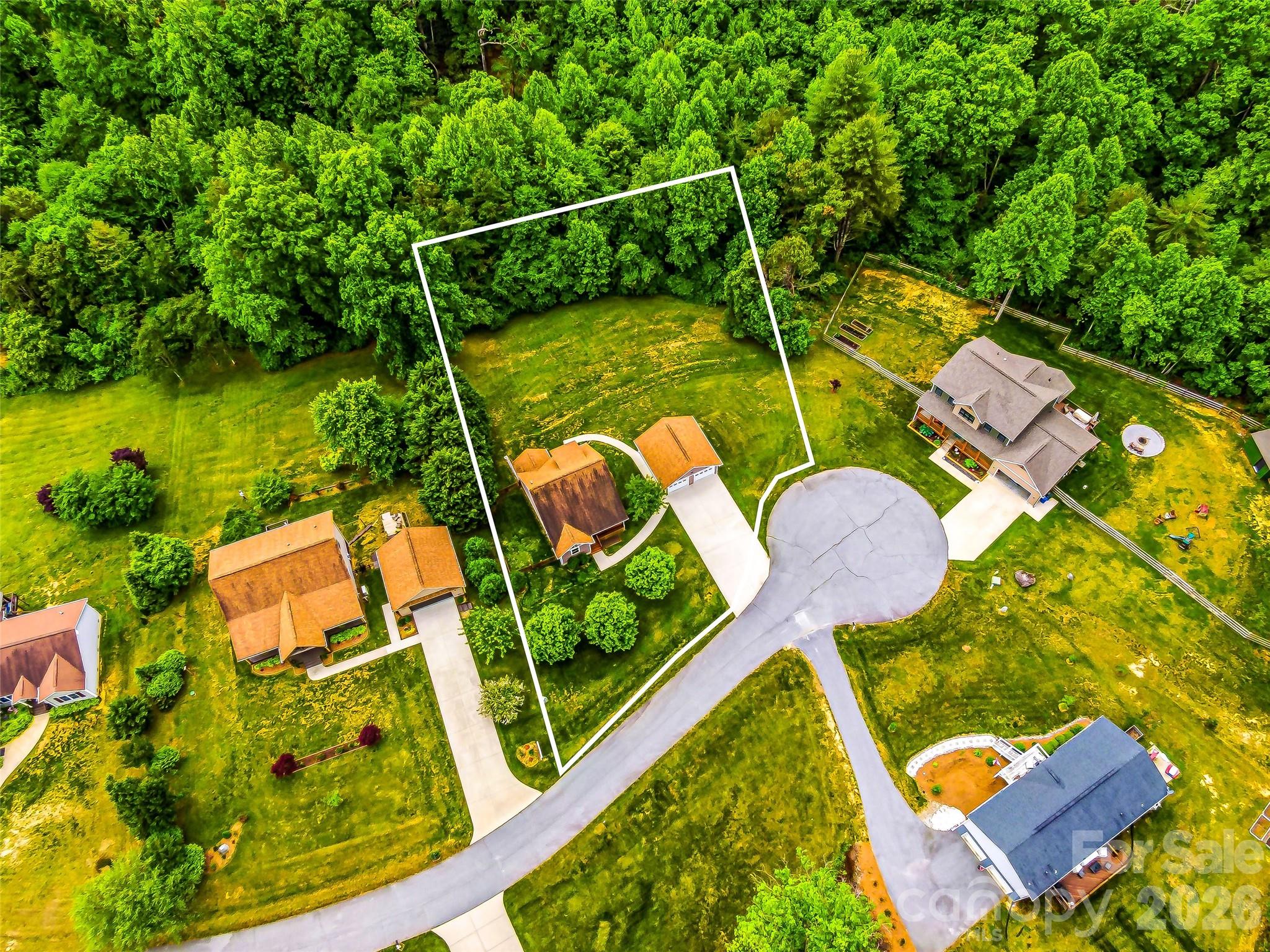 235 Hidden Knoll Drive — Hendersonville