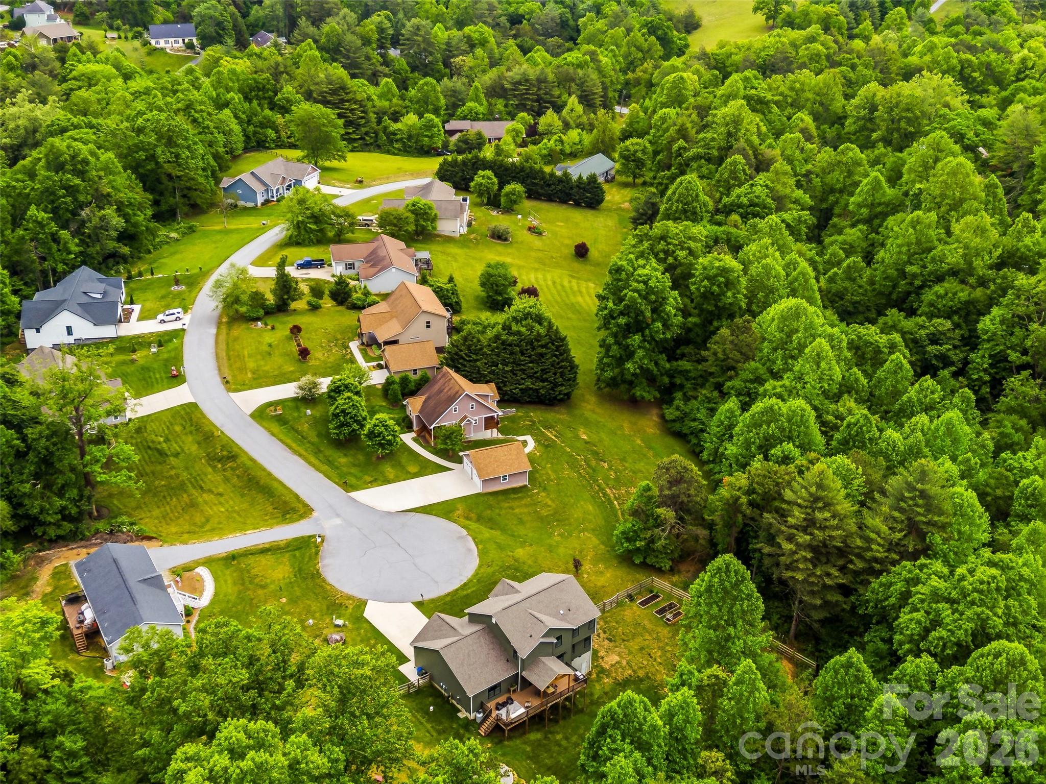 235 Hidden Knoll Drive — Hendersonville
