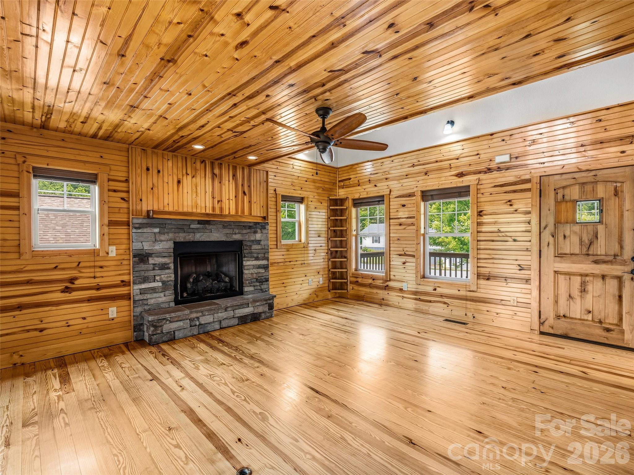 235 Hidden Knoll Drive — Hendersonville