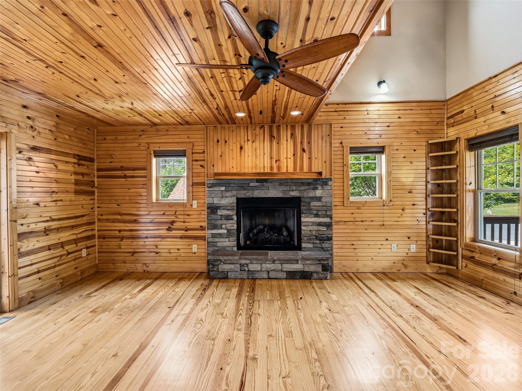 235 Hidden Knoll Drive — Hendersonville