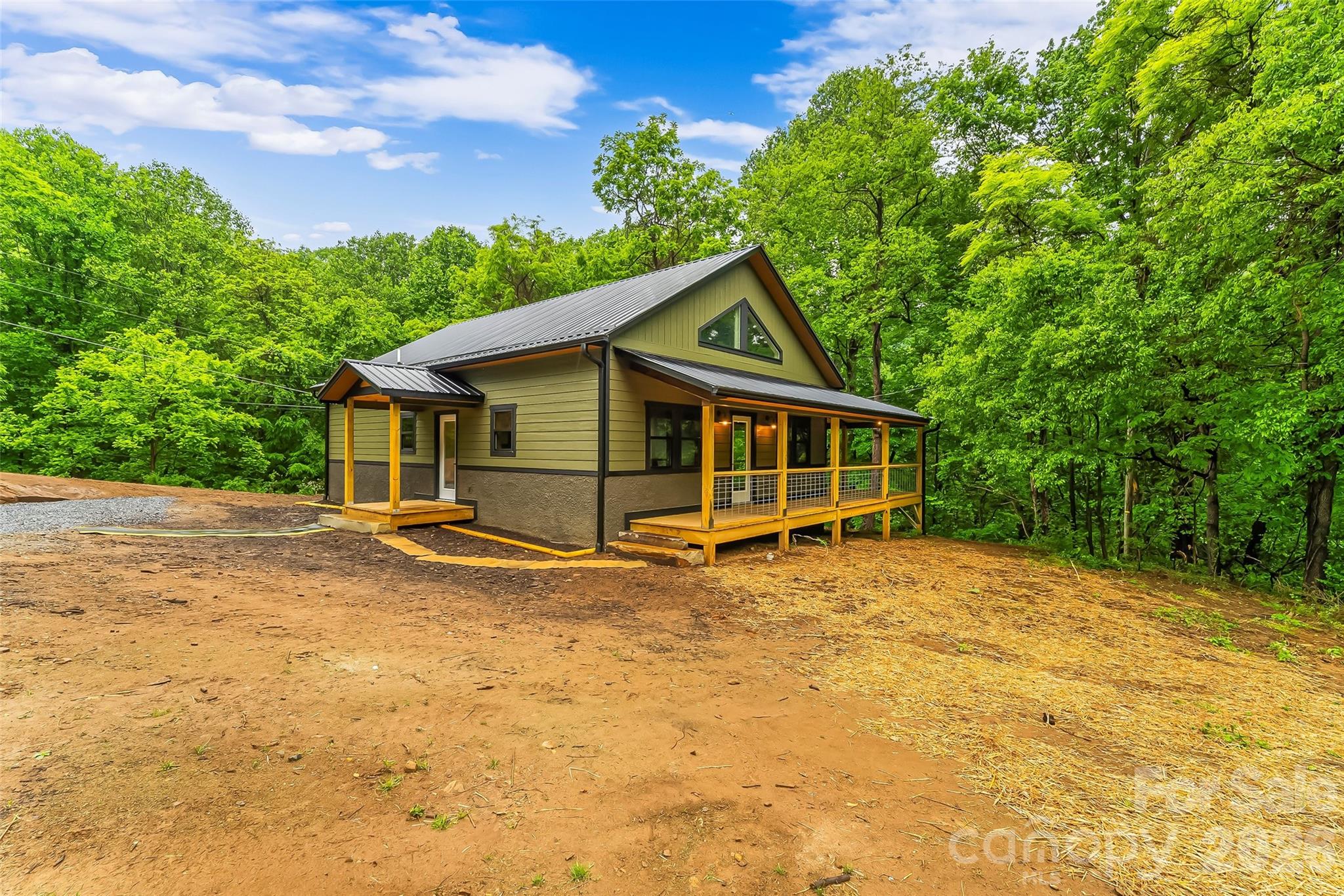 1737 Newfound Road — Leicester