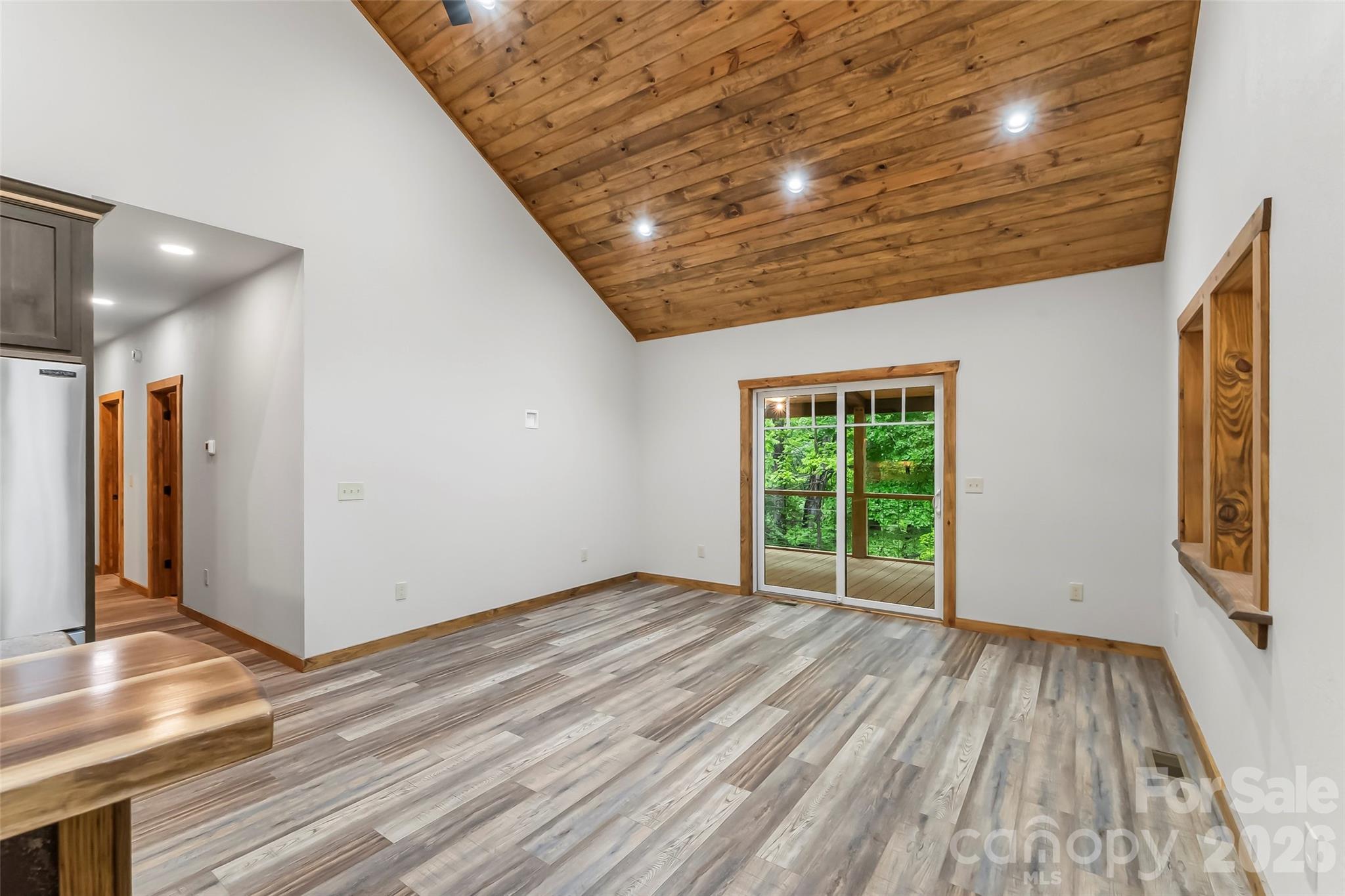 1737 Newfound Road — Leicester