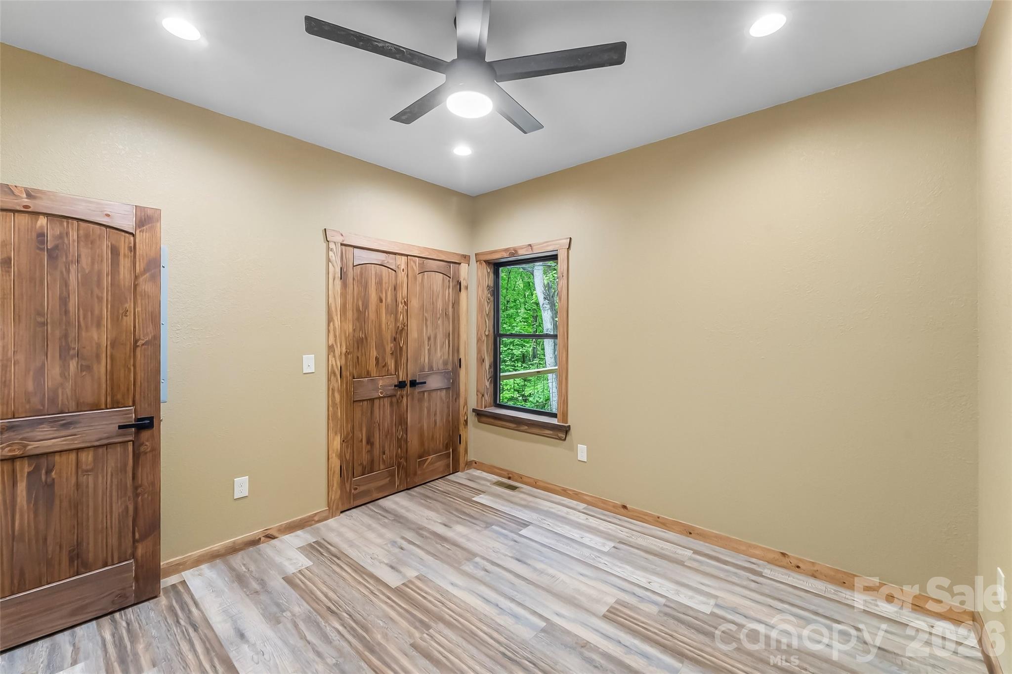1737 Newfound Road — Leicester