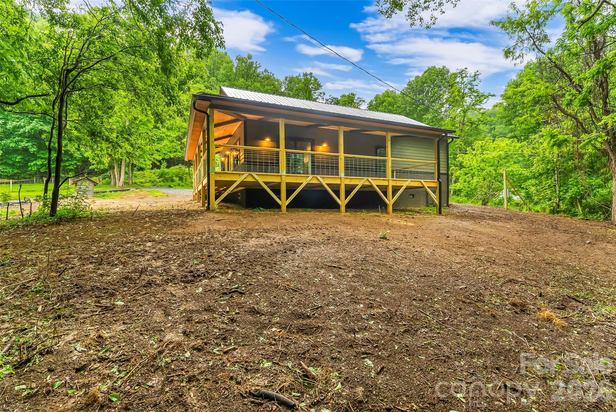 1737 Newfound Road — Leicester