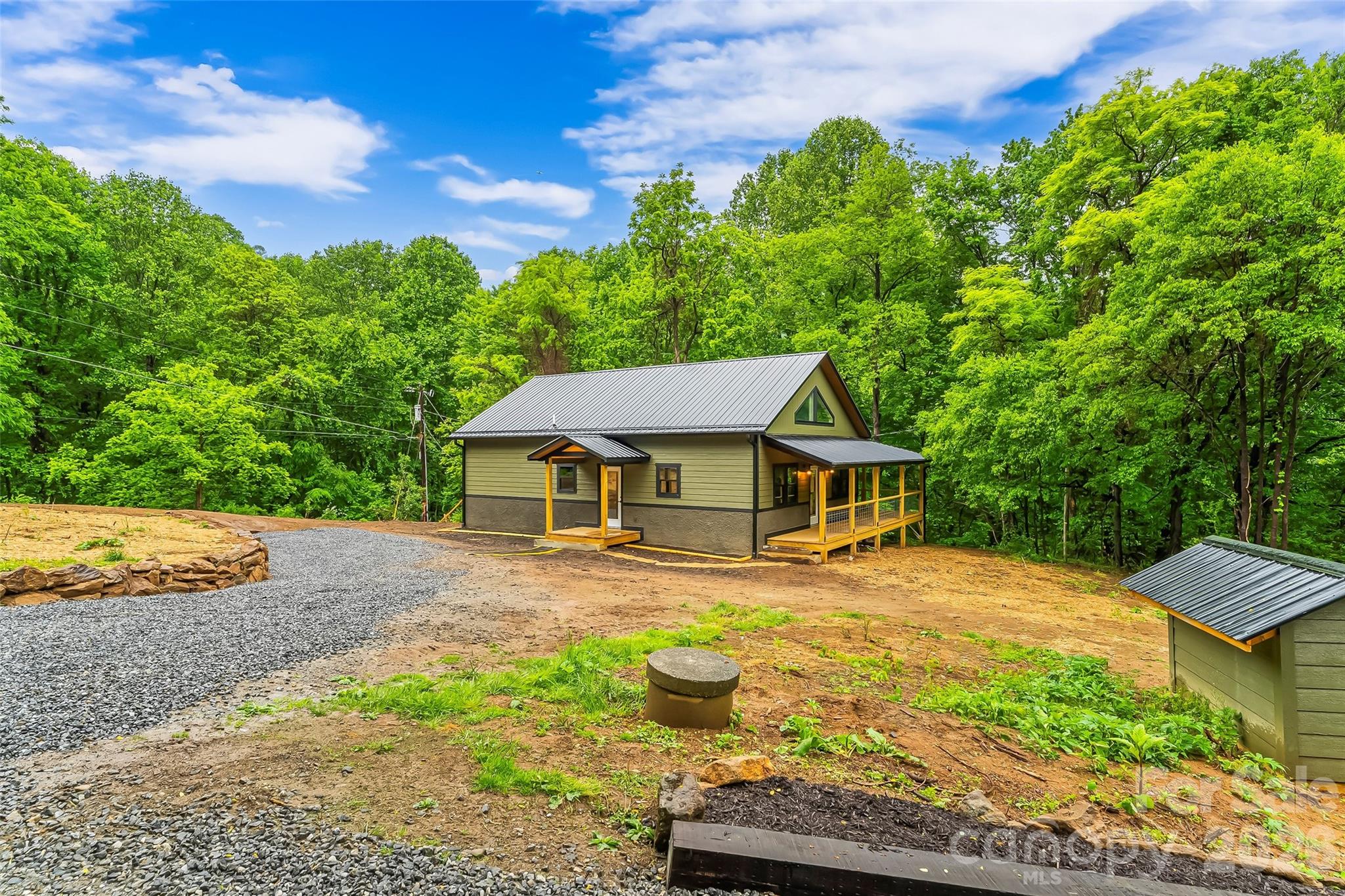 1737 Newfound Road — Leicester