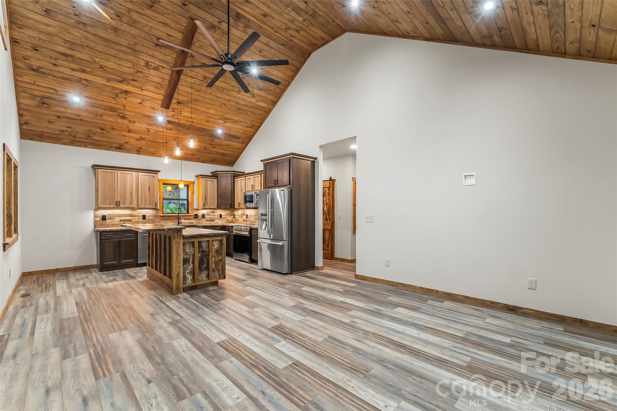 1737 Newfound Road — Leicester