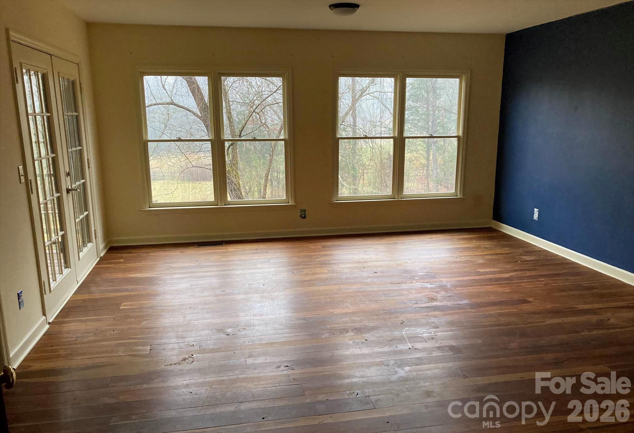 3205 Collinsville Road — Columbus