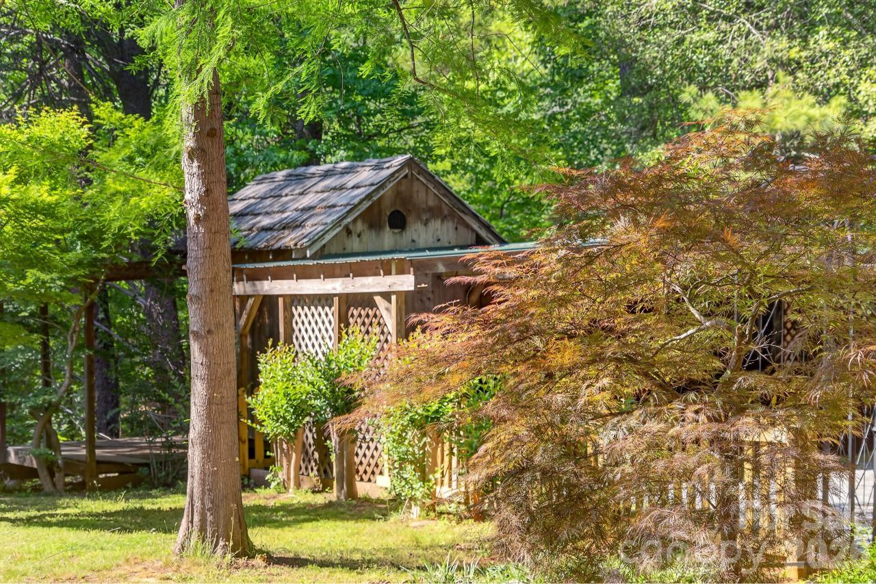 3205 Collinsville Road — Columbus
