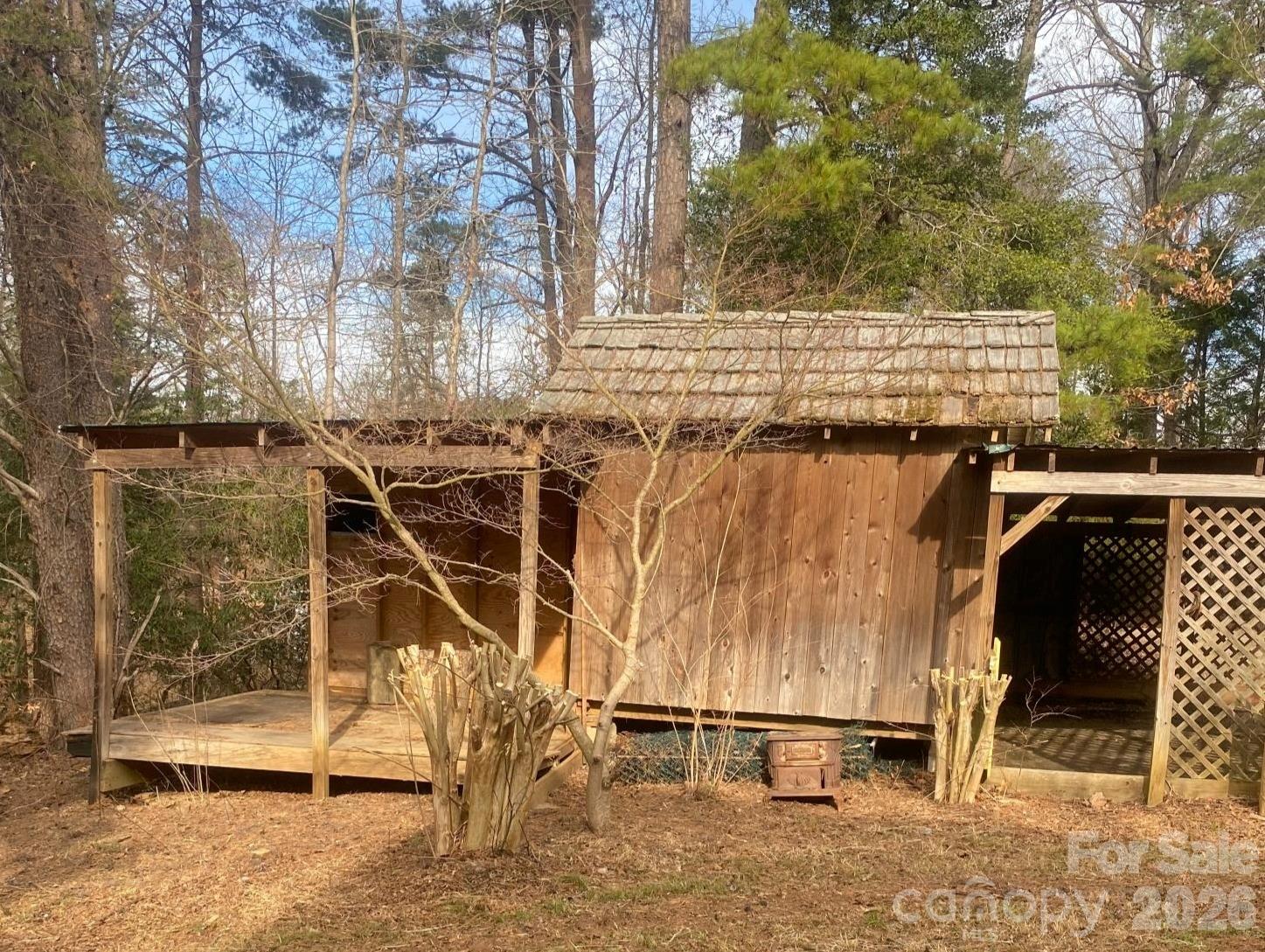 3205 Collinsville Road — Columbus