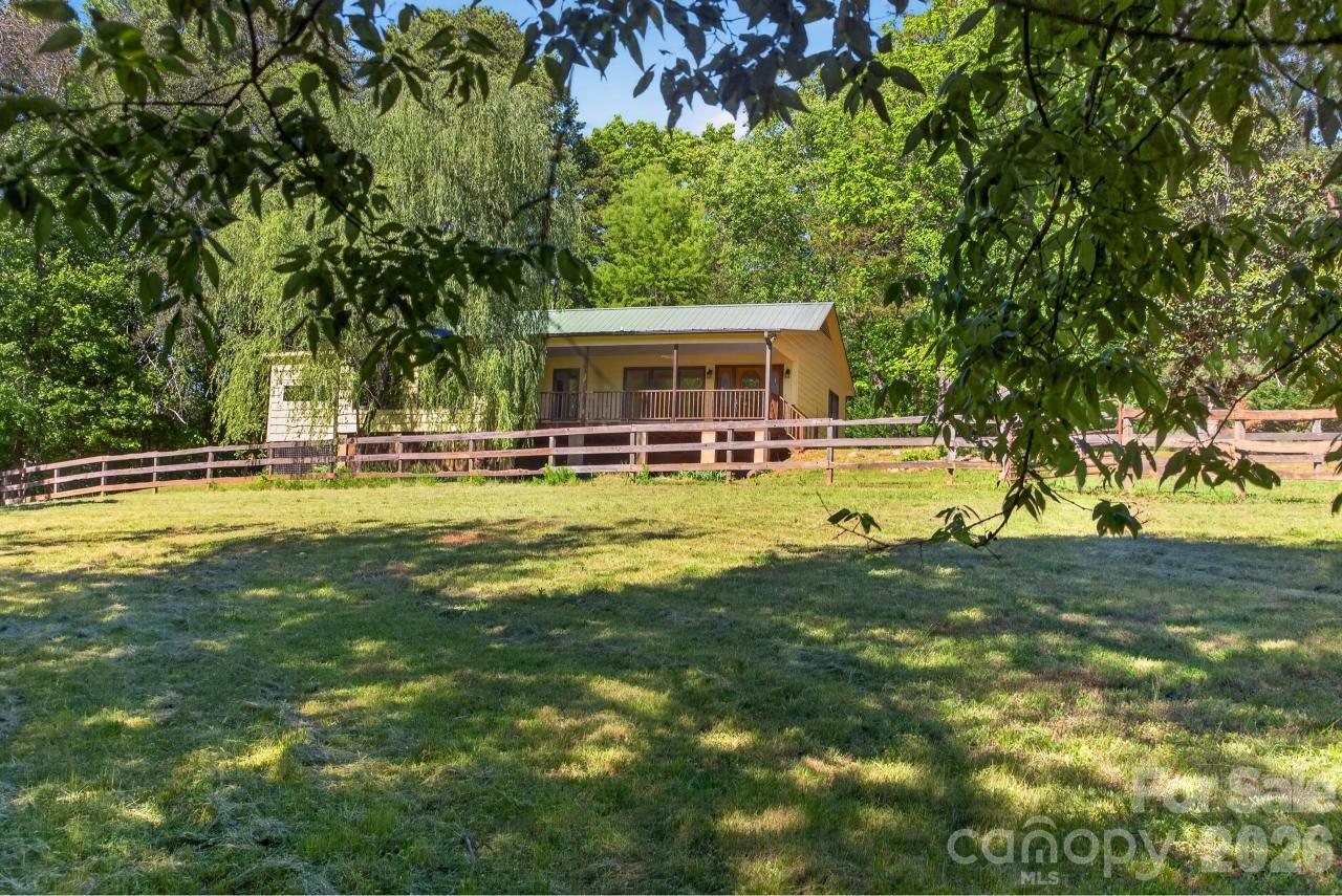 3205 Collinsville Road — Columbus