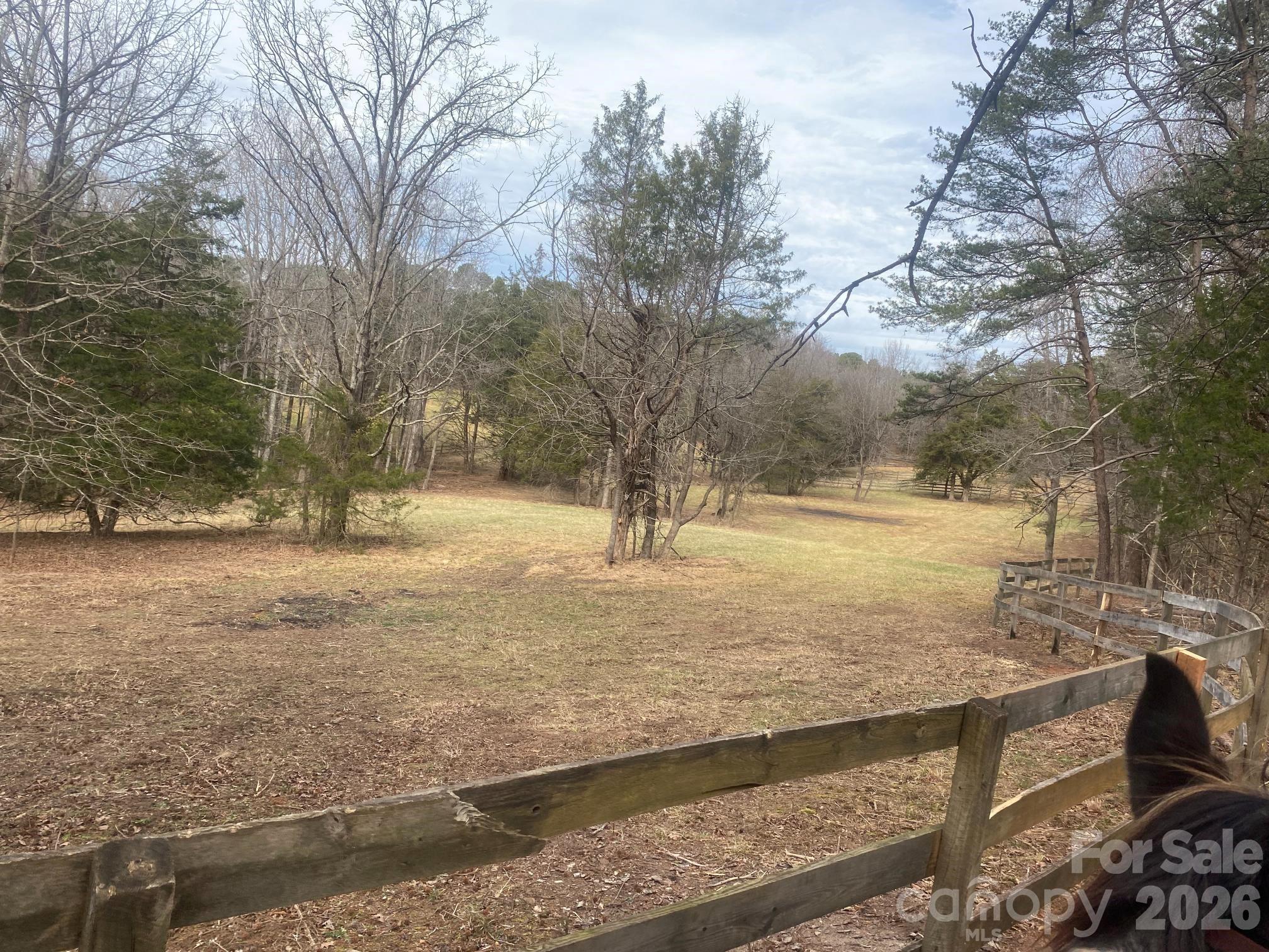 3205 Collinsville Road — Columbus