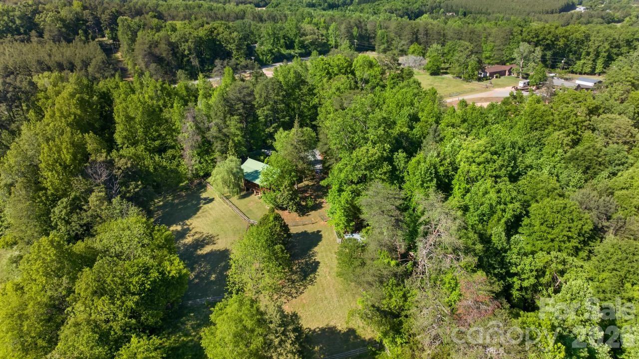 3205 Collinsville Road — Columbus