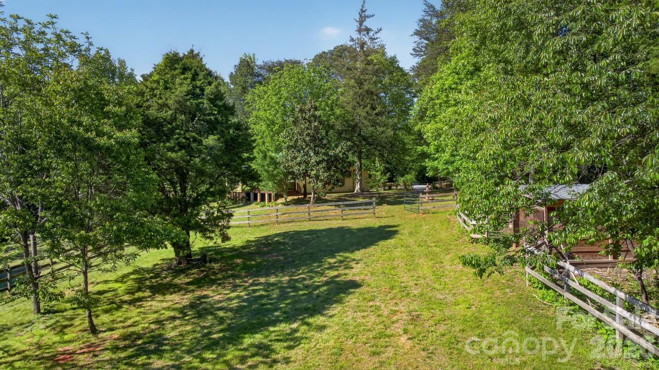 3205 Collinsville Road — Columbus
