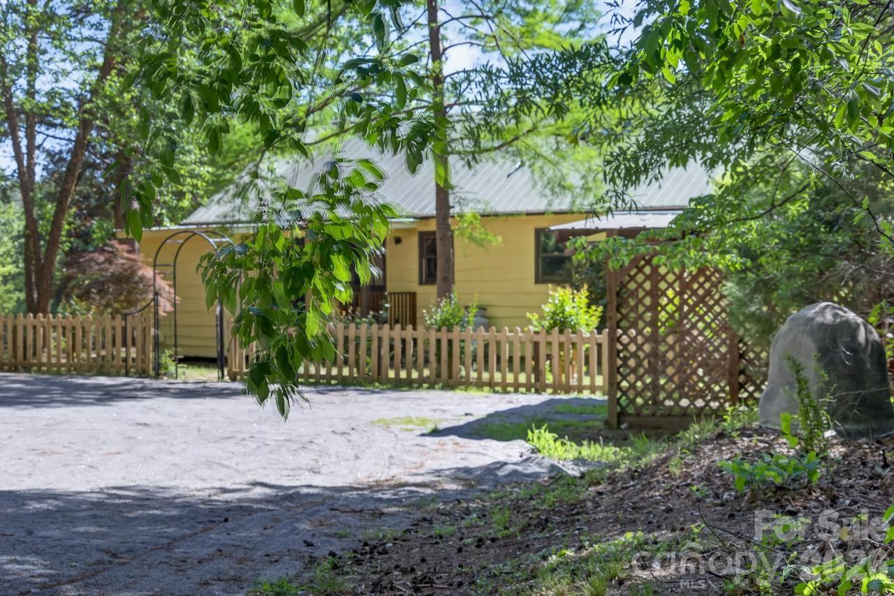 3205 Collinsville Road — Columbus