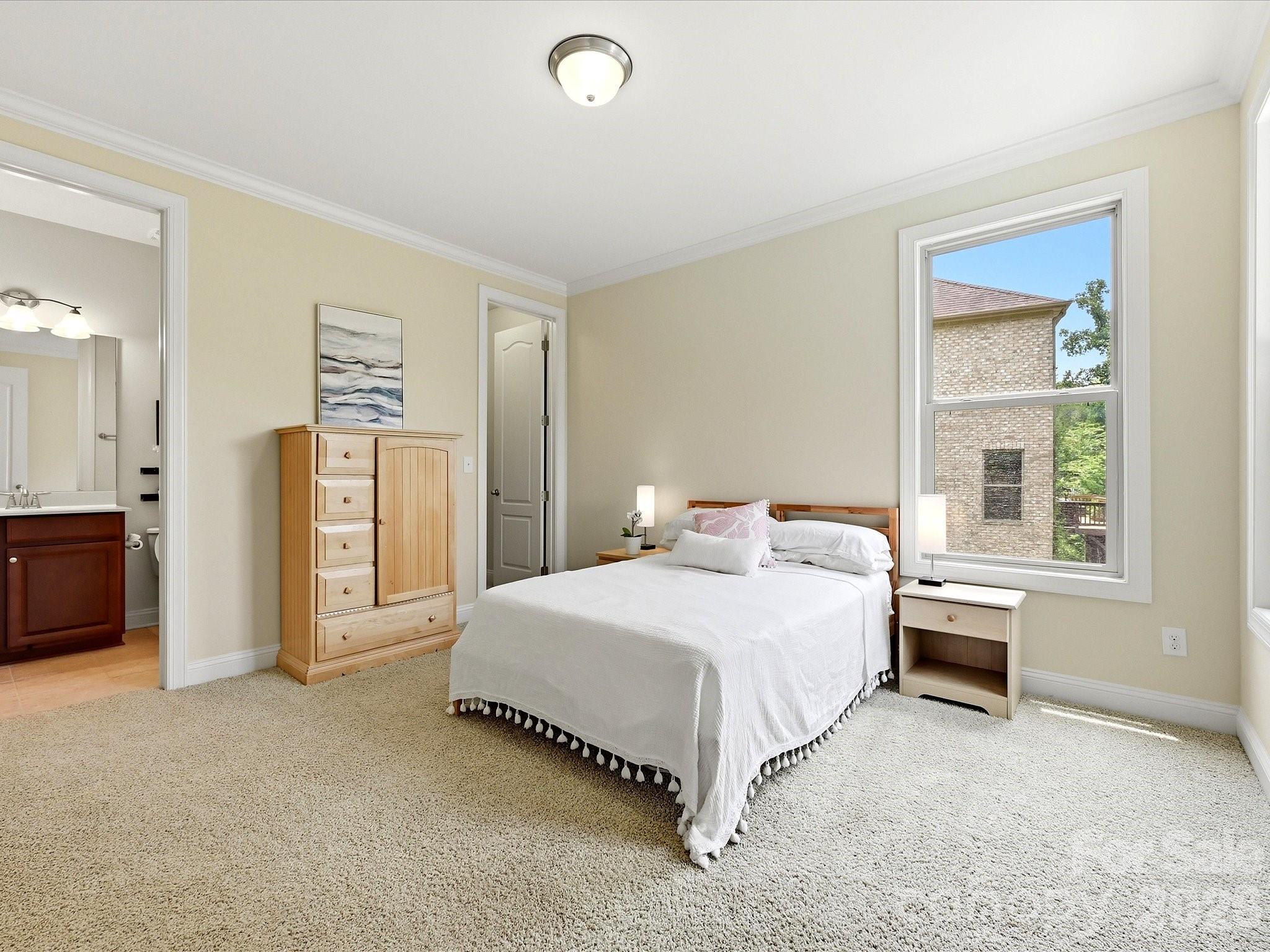 224 Kingsdown Avenue — Charlotte