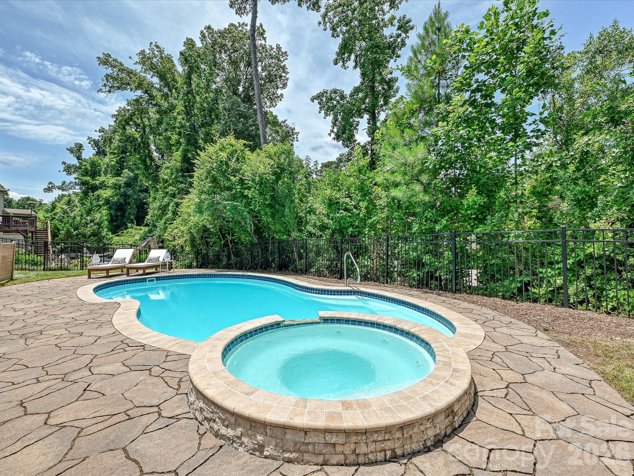 224 Kingsdown Avenue — Charlotte