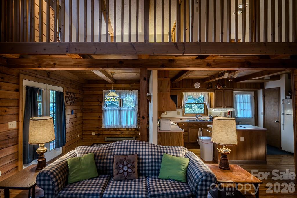 86 Hickory Lane — Newland