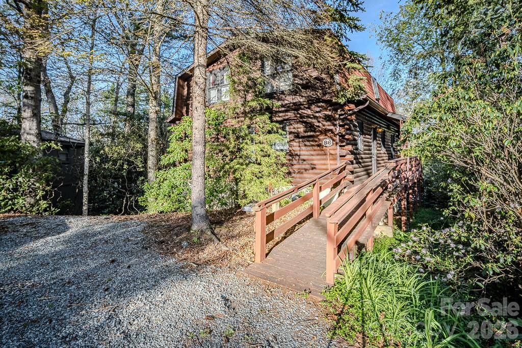 86 Hickory Lane — Newland