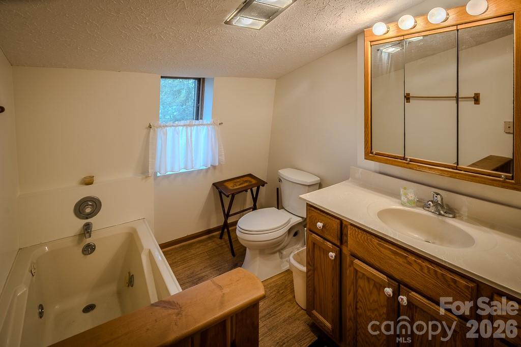 86 Hickory Lane — Newland