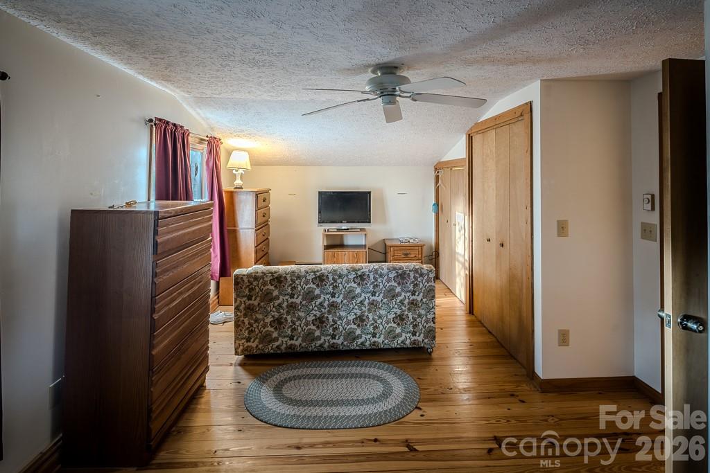 86 Hickory Lane — Newland