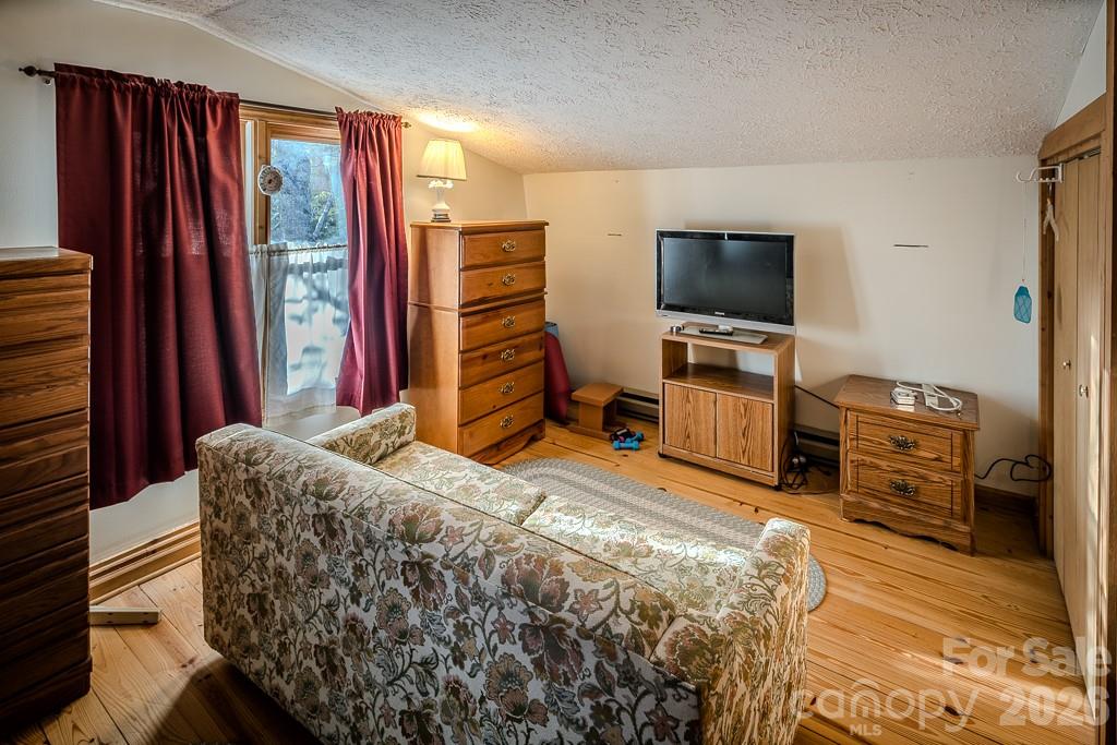 86 Hickory Lane — Newland