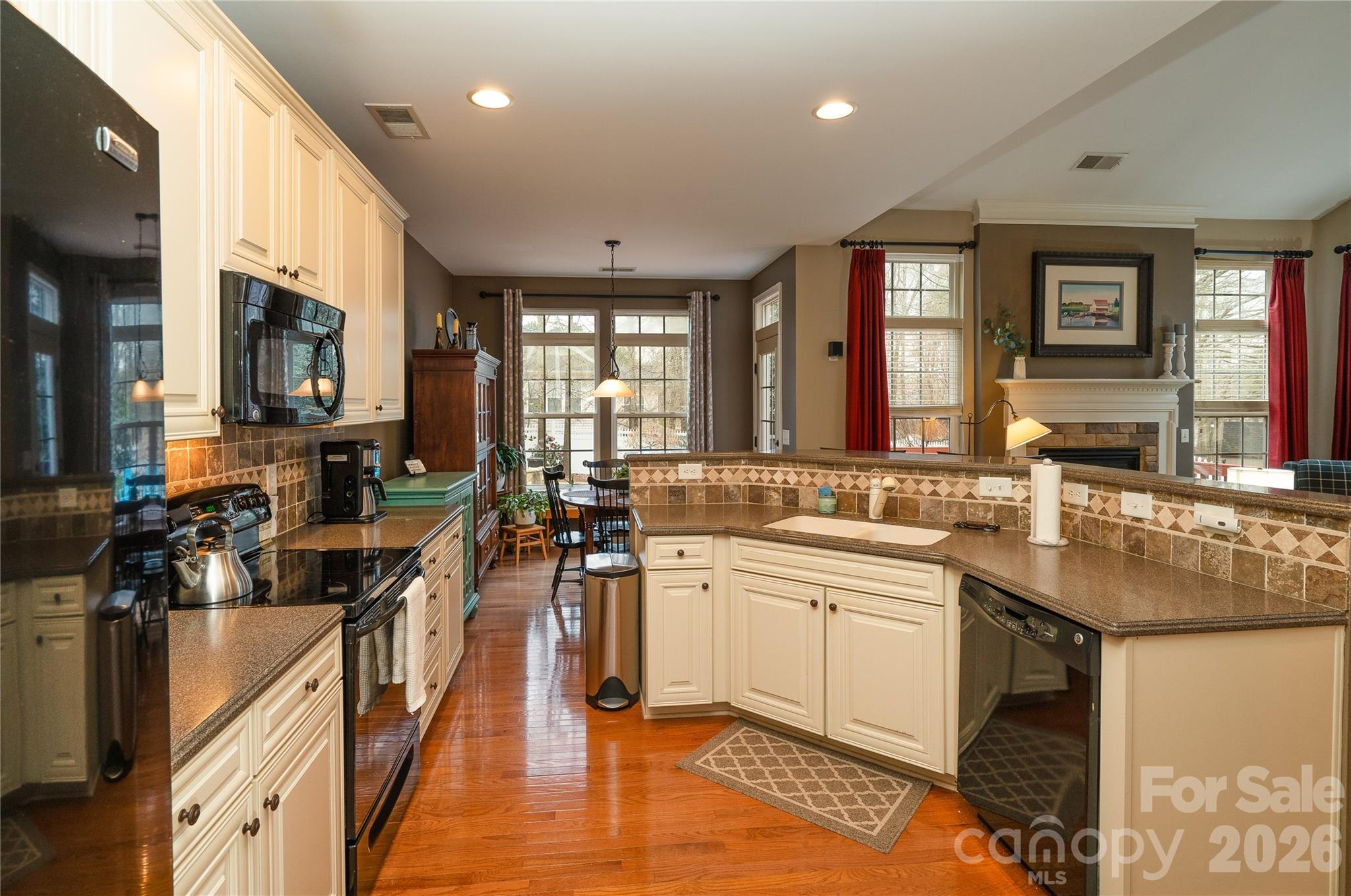 4006 Hickory View Drive — Fort Mill