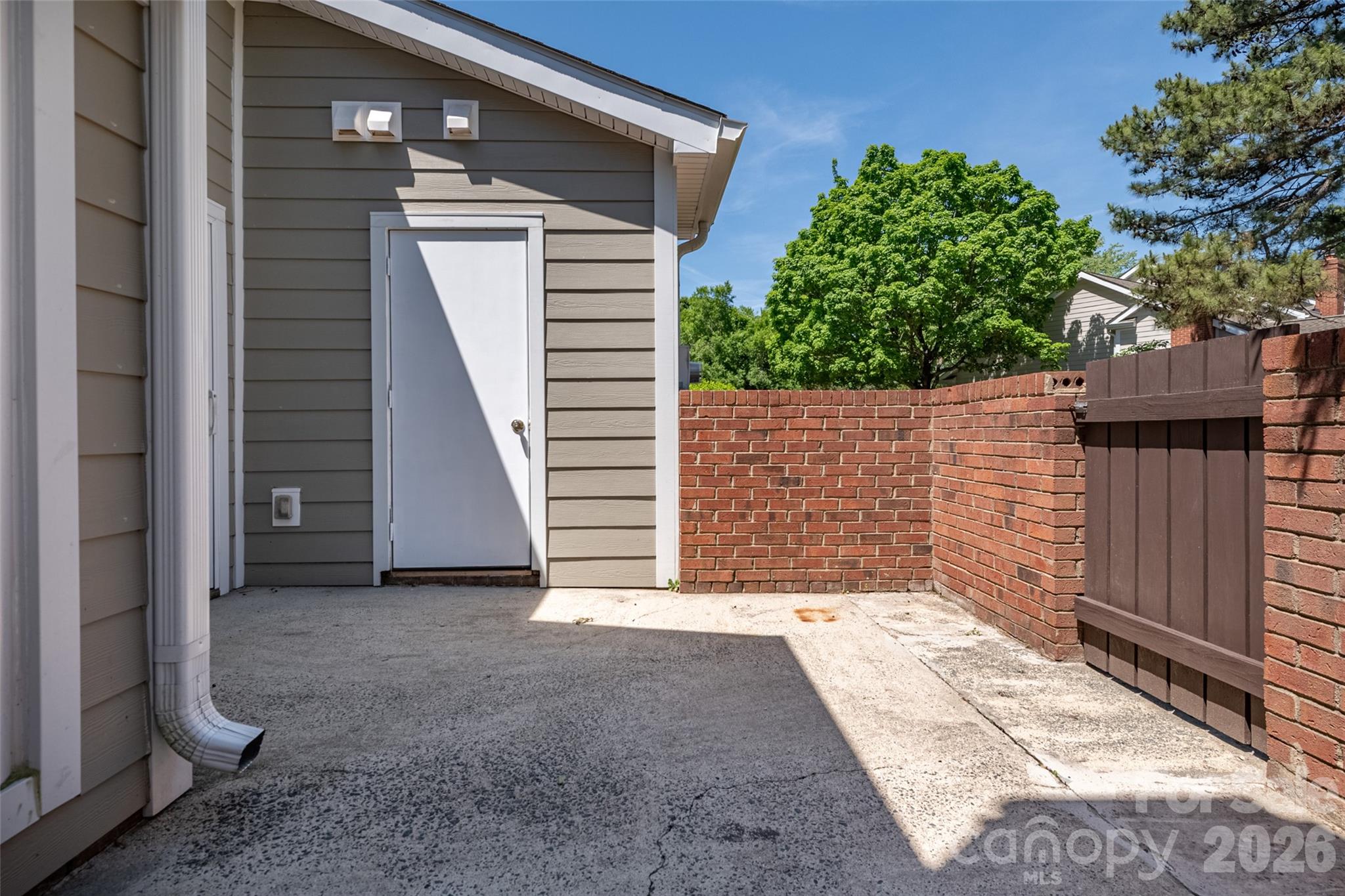9235 N Vicksburg Park Court — Charlotte