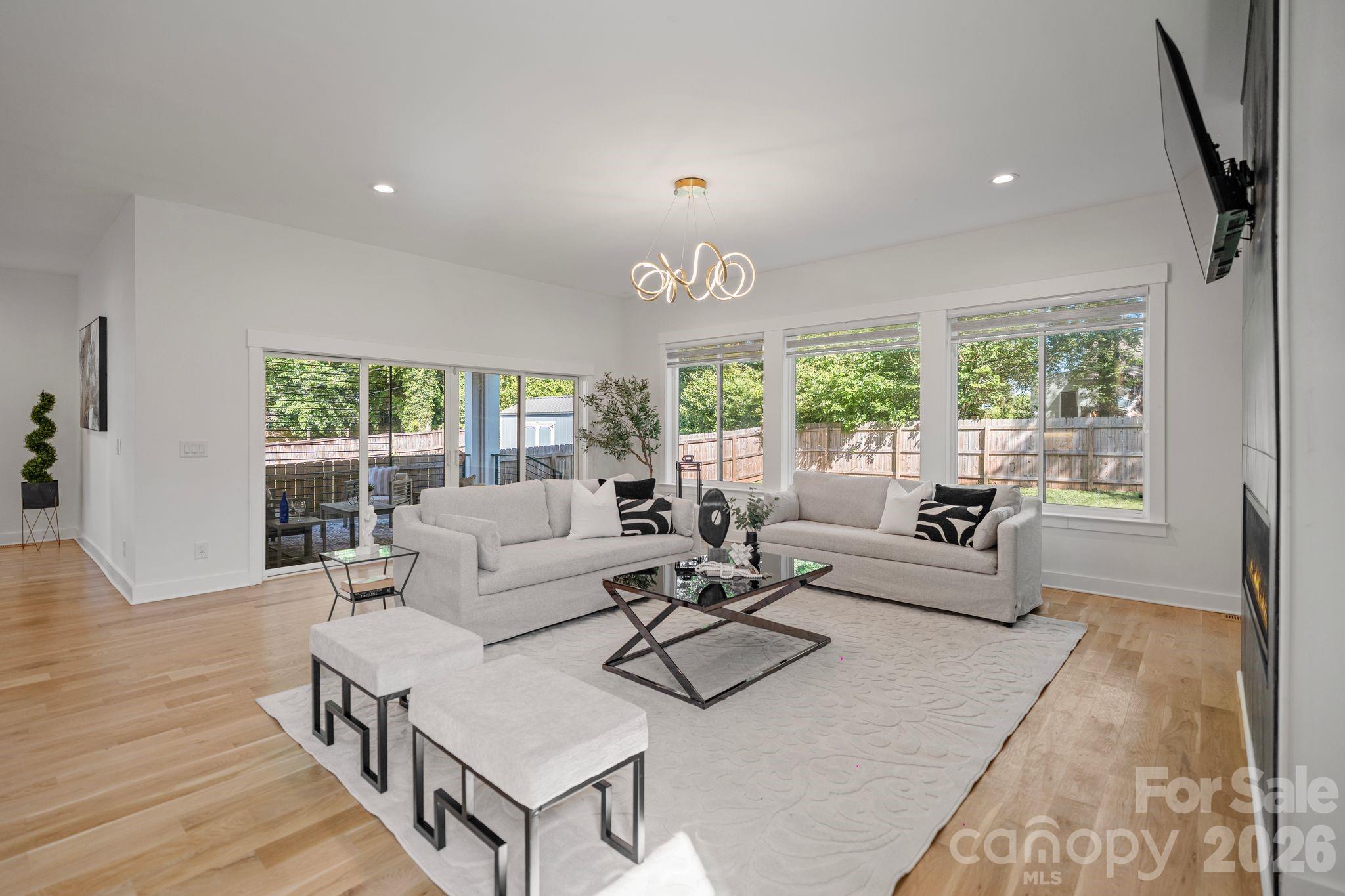 3008 Holt Street — Charlotte