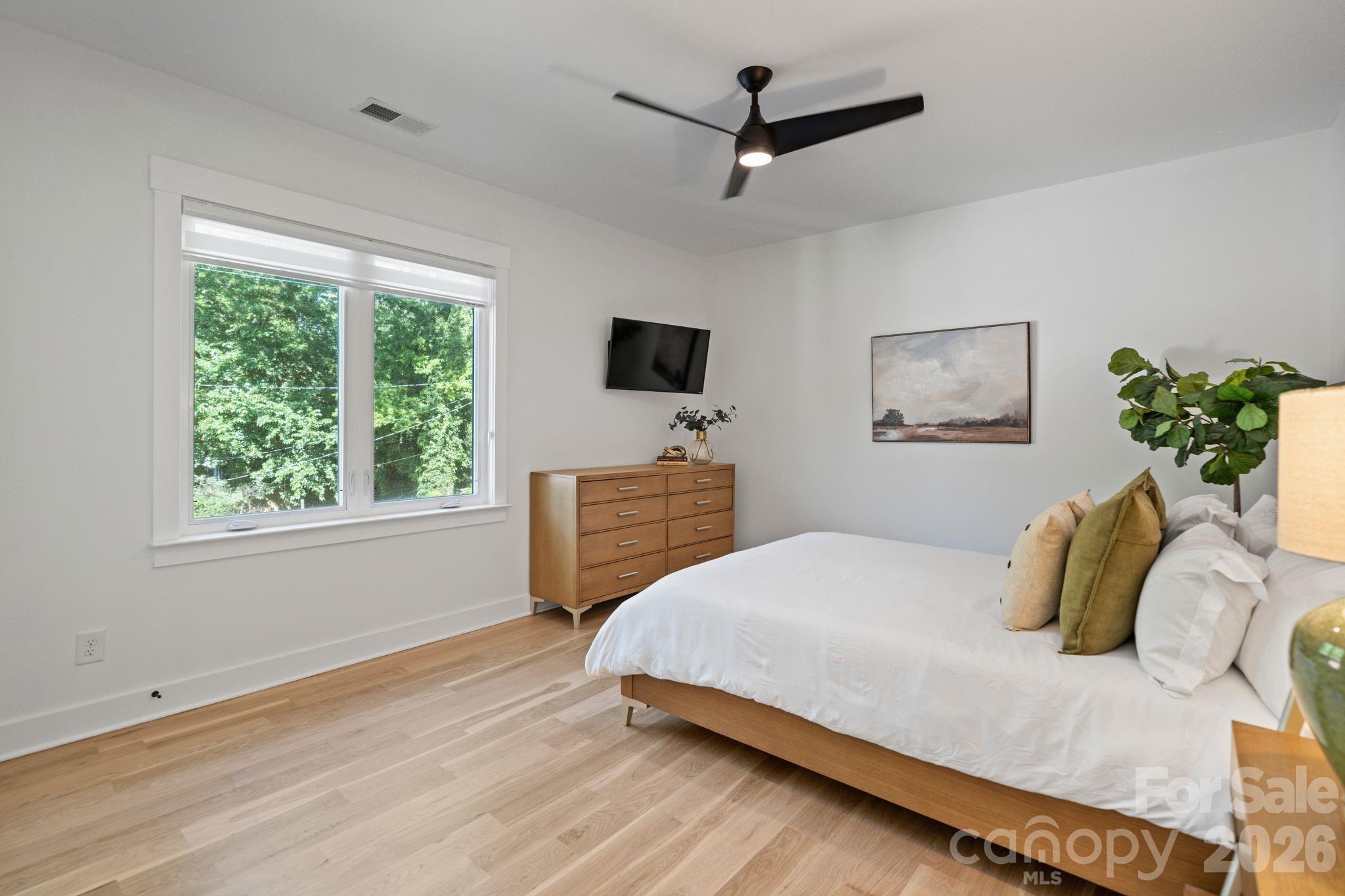 3008 Holt Street — Charlotte