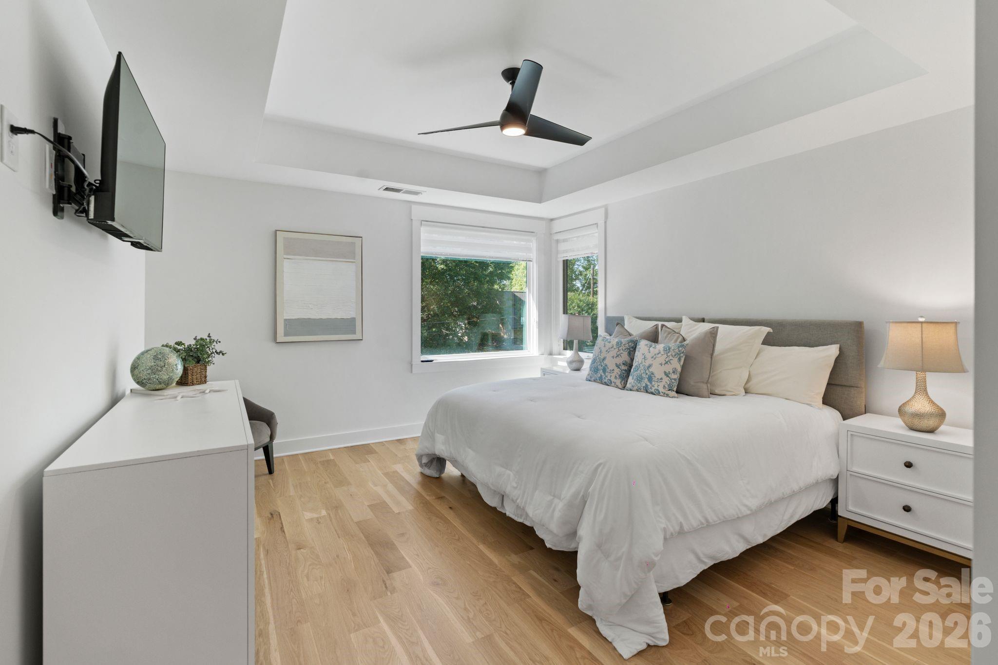 3008 Holt Street — Charlotte