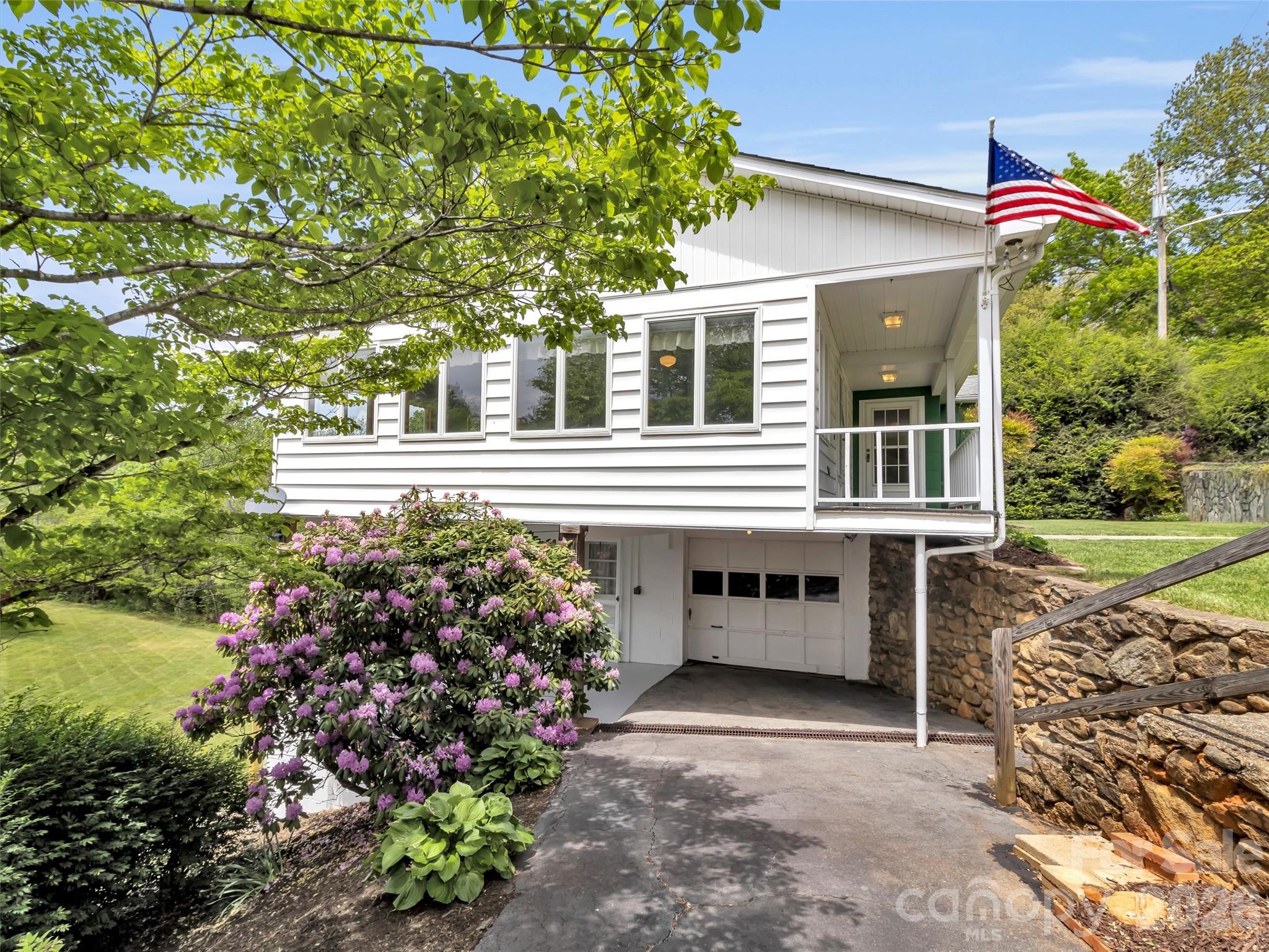 165 Keller Street — Waynesville