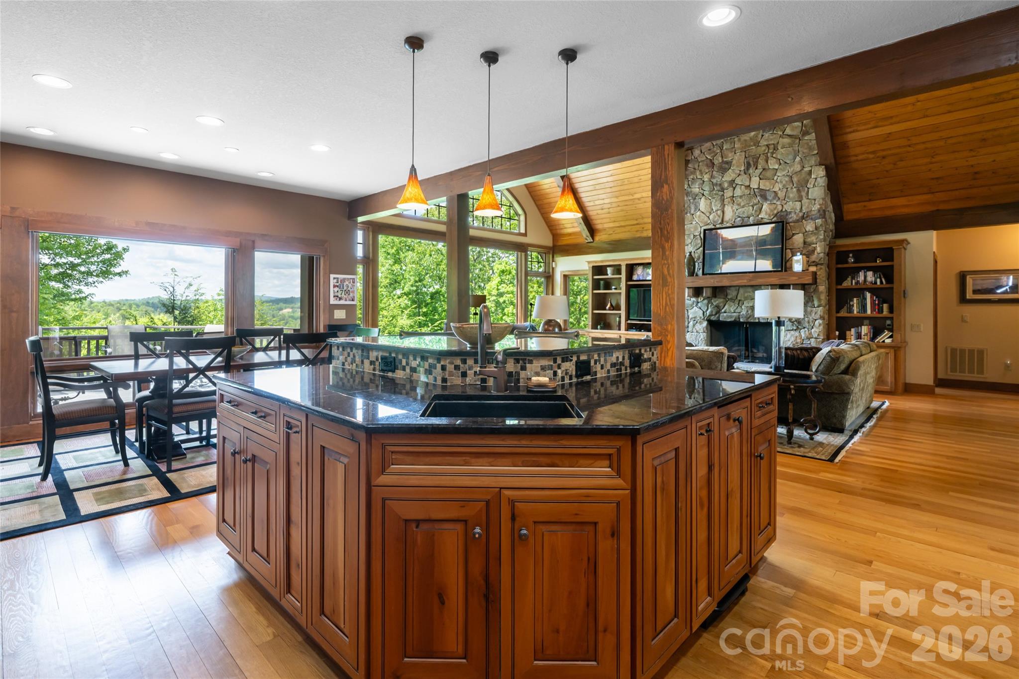 211 Boulder Ridge Drive — Hendersonville