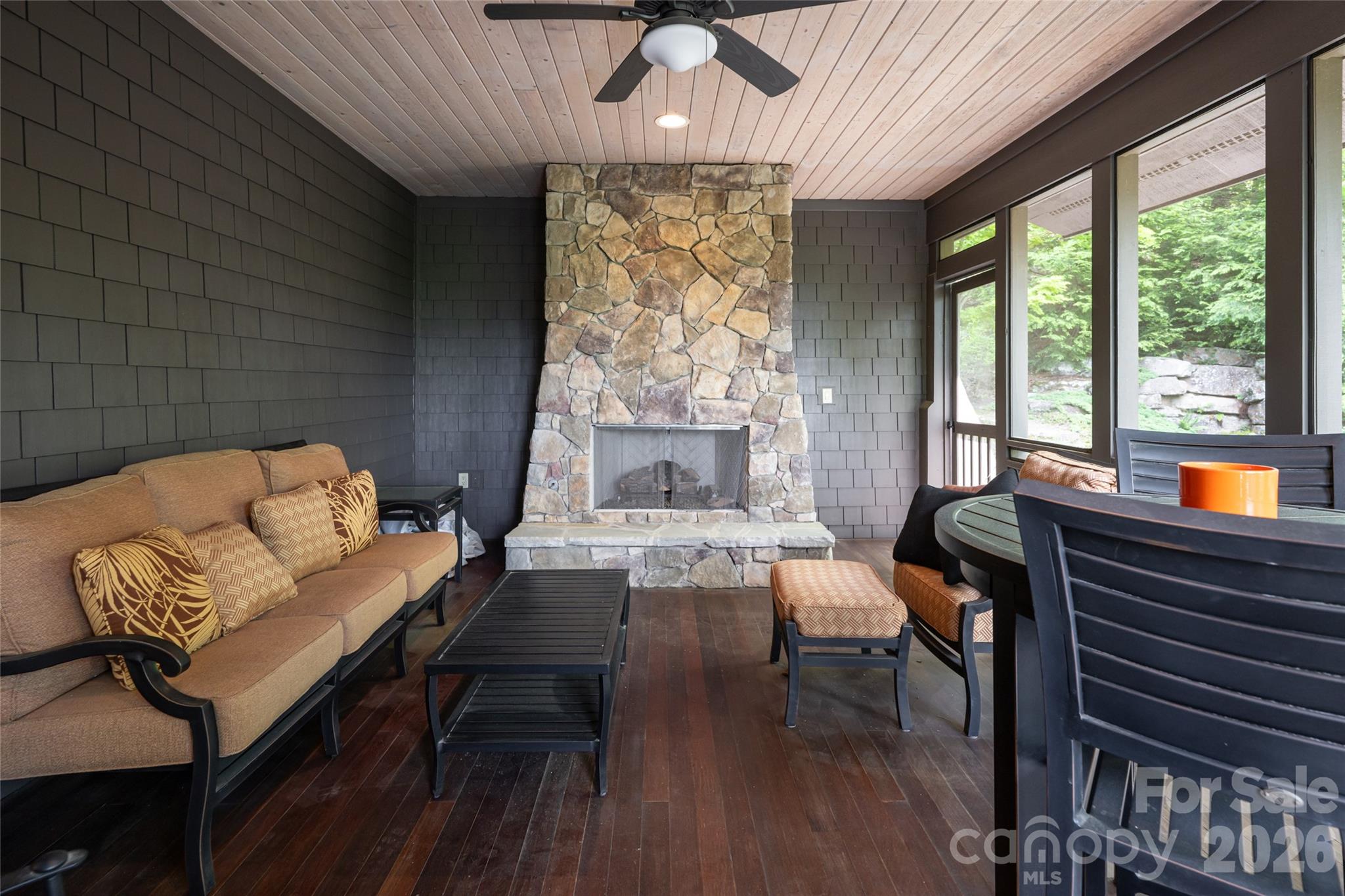 211 Boulder Ridge Drive — Hendersonville