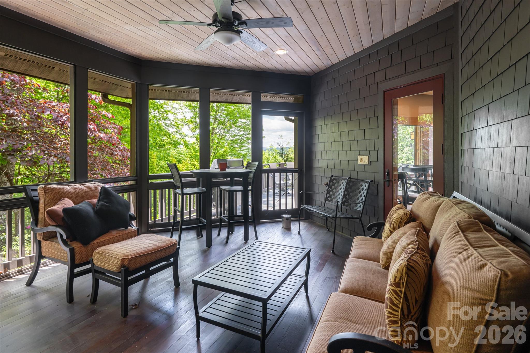 211 Boulder Ridge Drive — Hendersonville