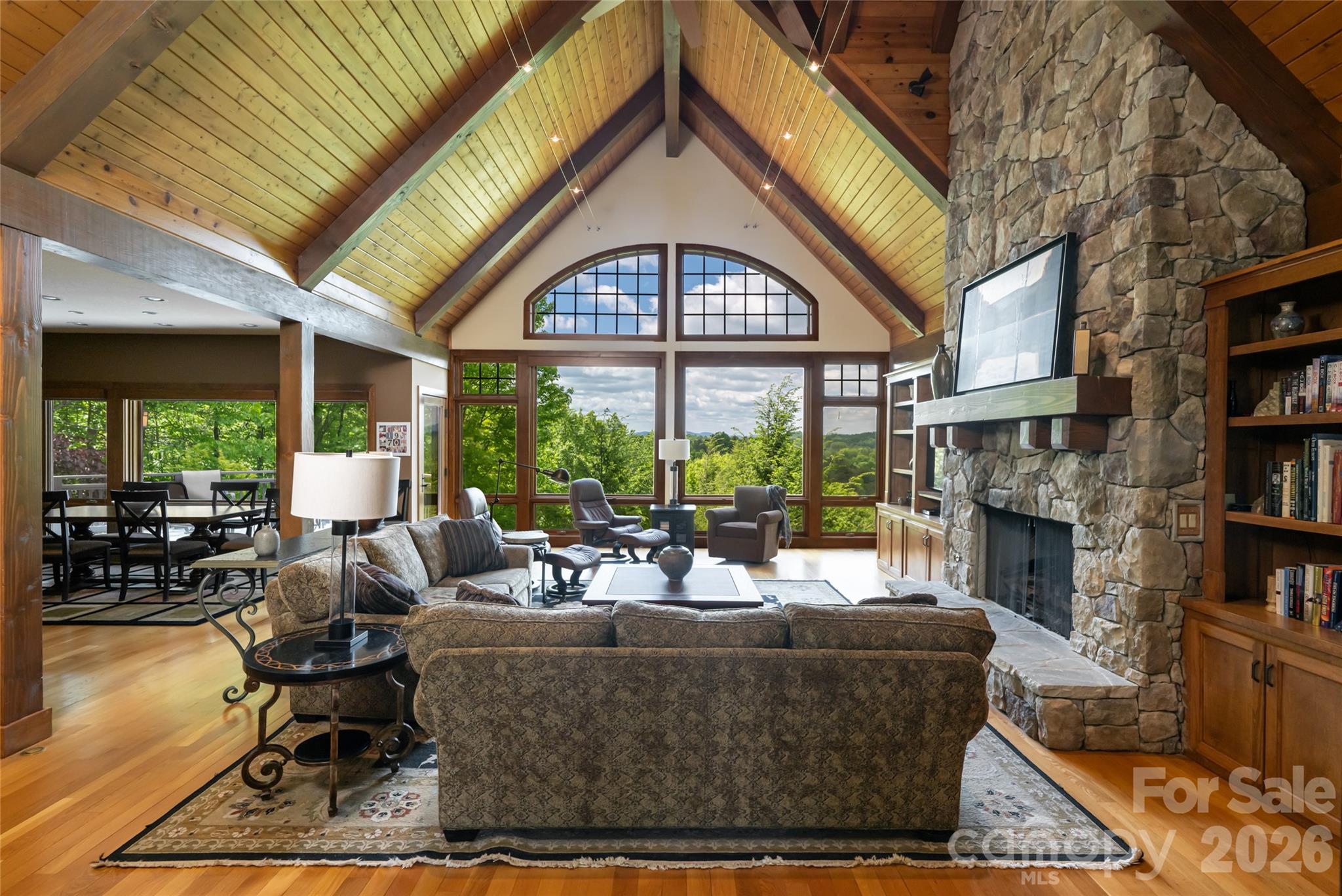 211 Boulder Ridge Drive — Hendersonville