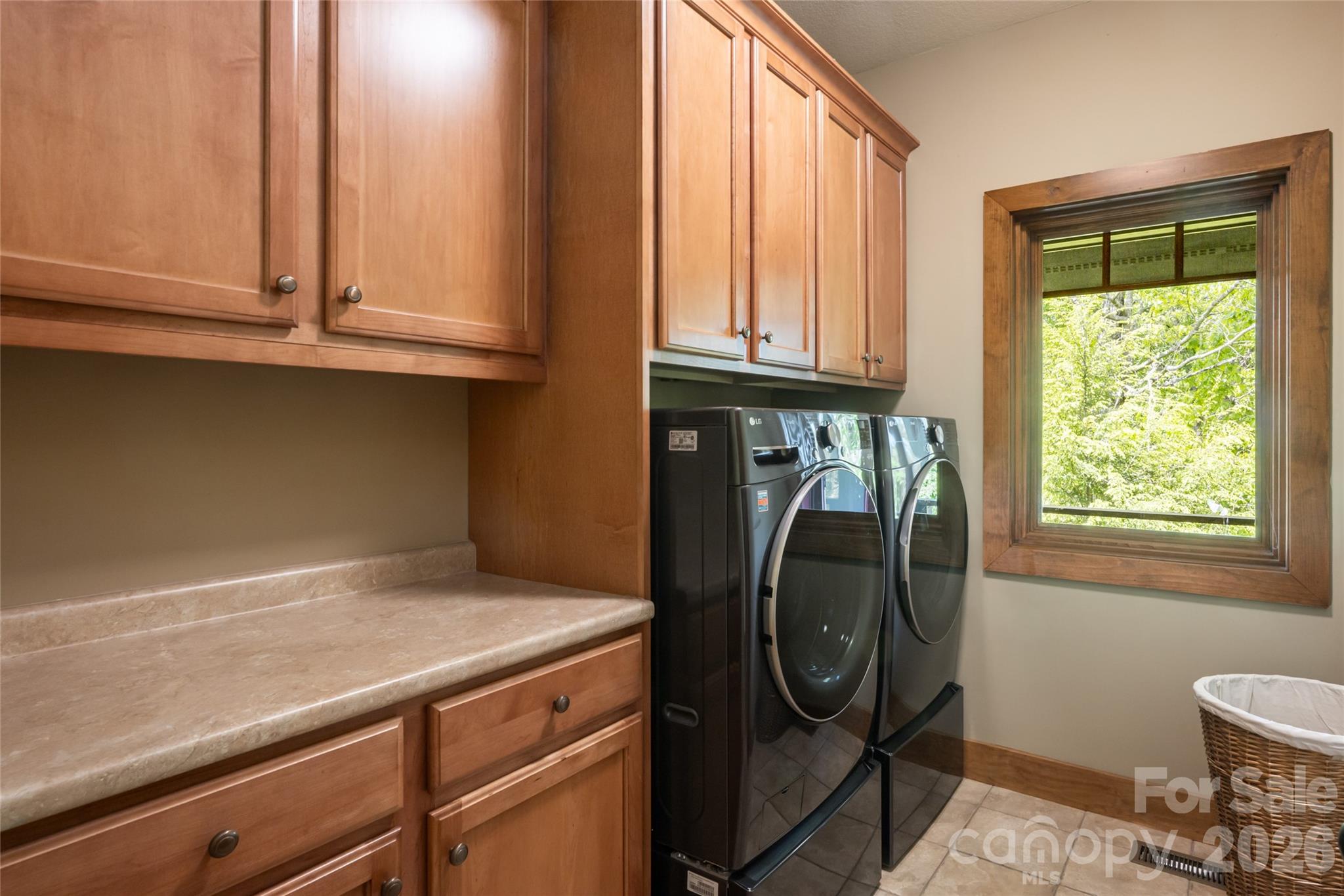 211 Boulder Ridge Drive — Hendersonville