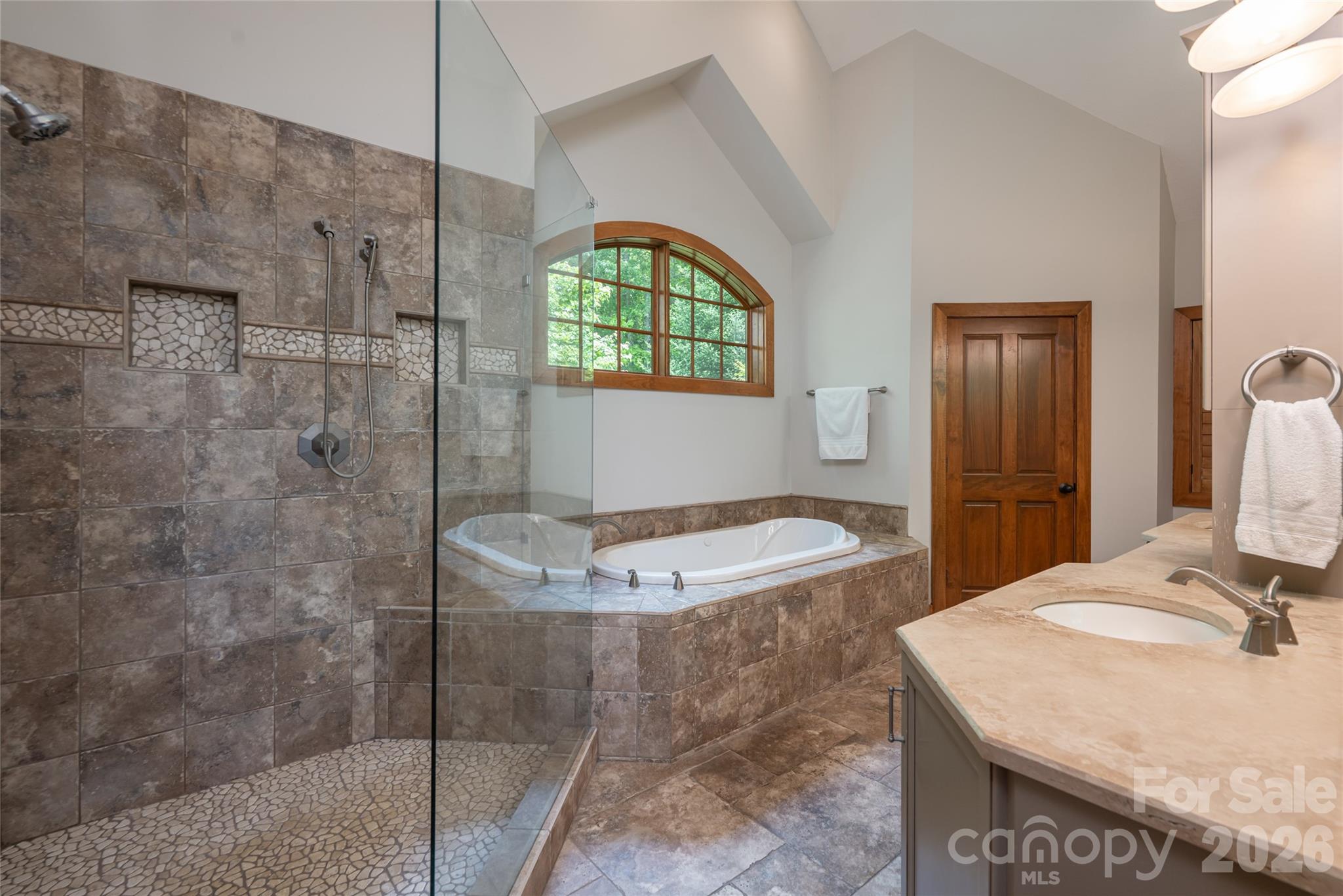 211 Boulder Ridge Drive — Hendersonville