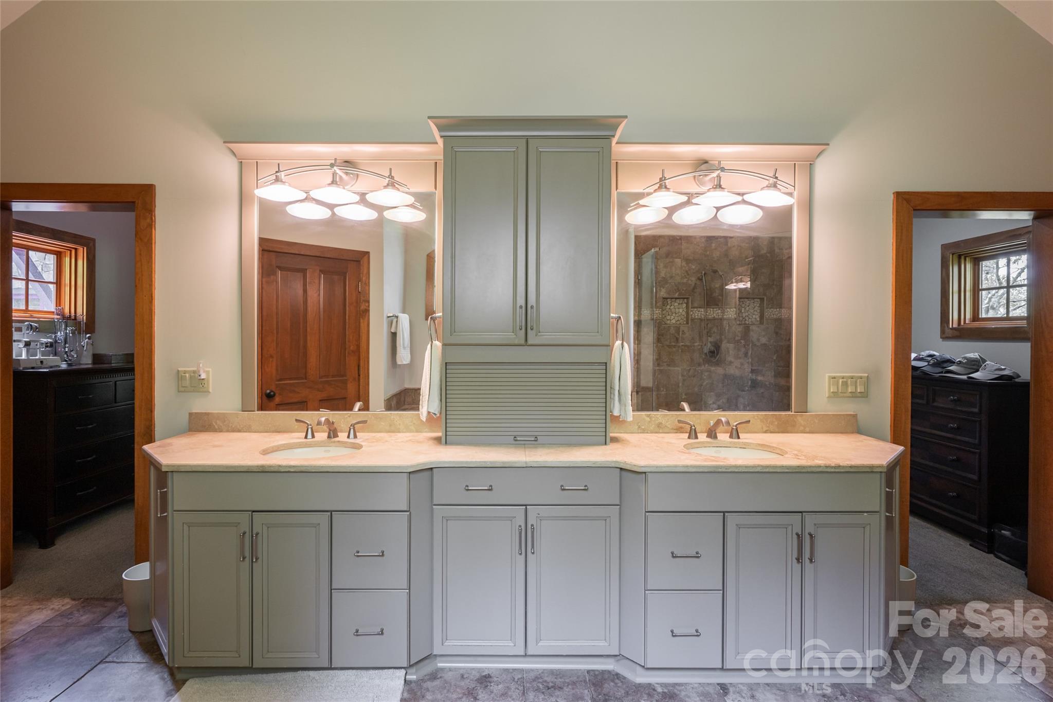 211 Boulder Ridge Drive — Hendersonville