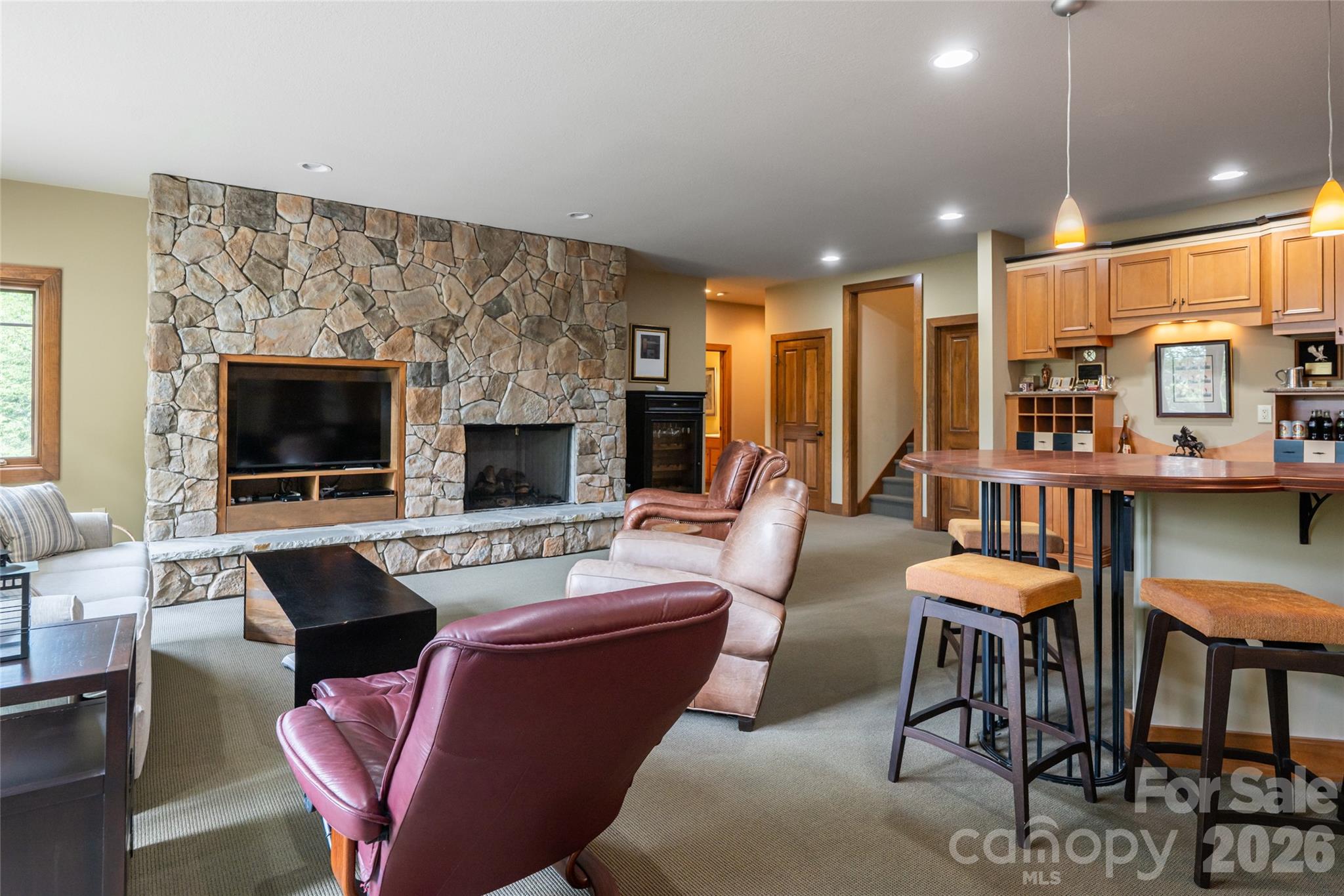 211 Boulder Ridge Drive — Hendersonville