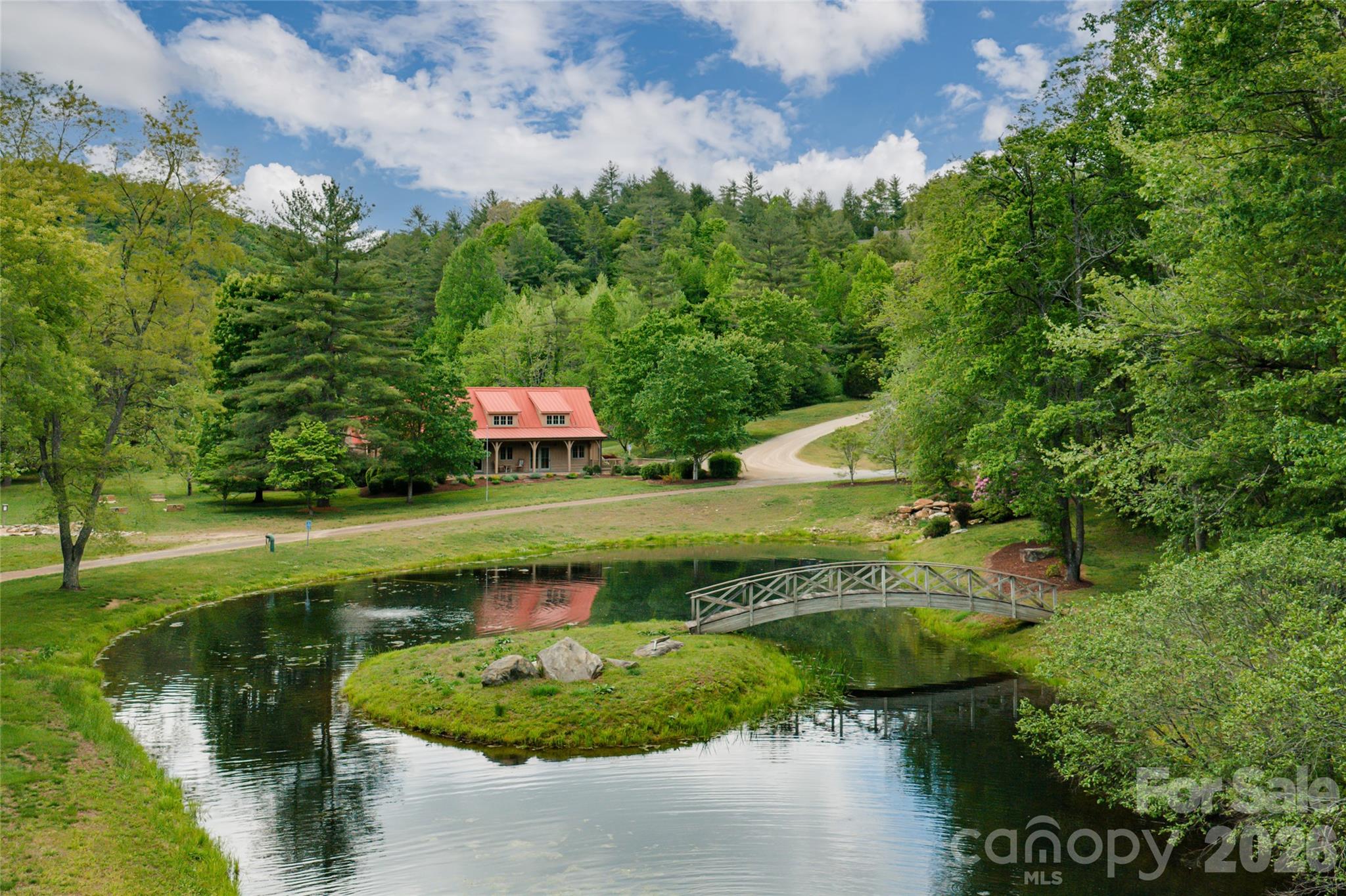 211 Boulder Ridge Drive — Hendersonville