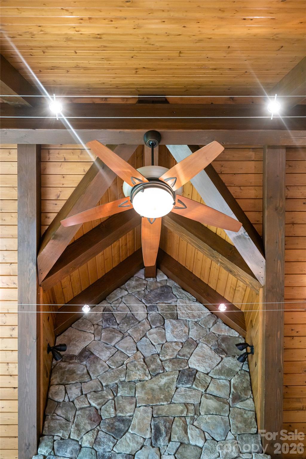 211 Boulder Ridge Drive — Hendersonville