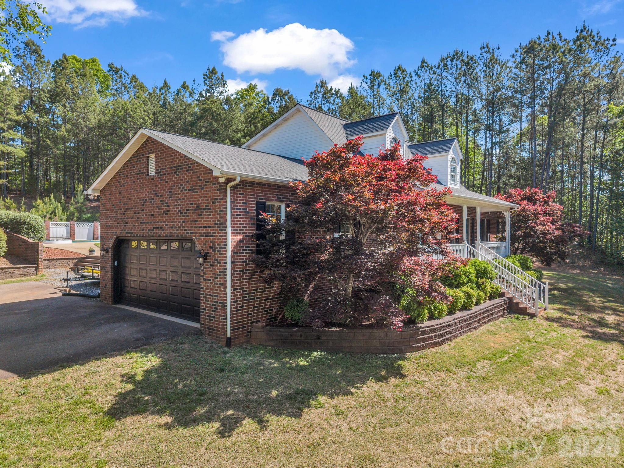 1467 Camp Creek Road — Union Mills