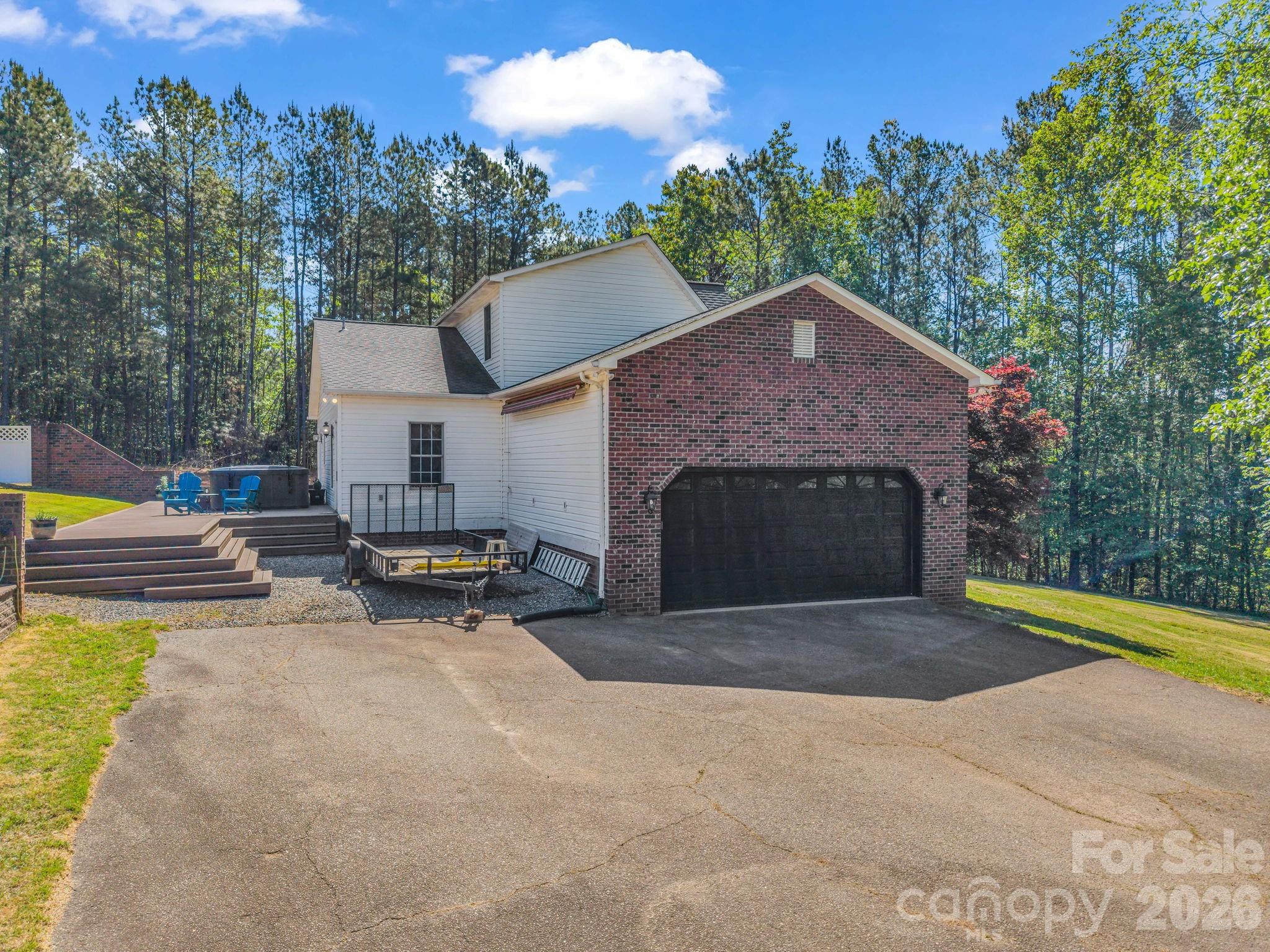 1467 Camp Creek Road — Union Mills