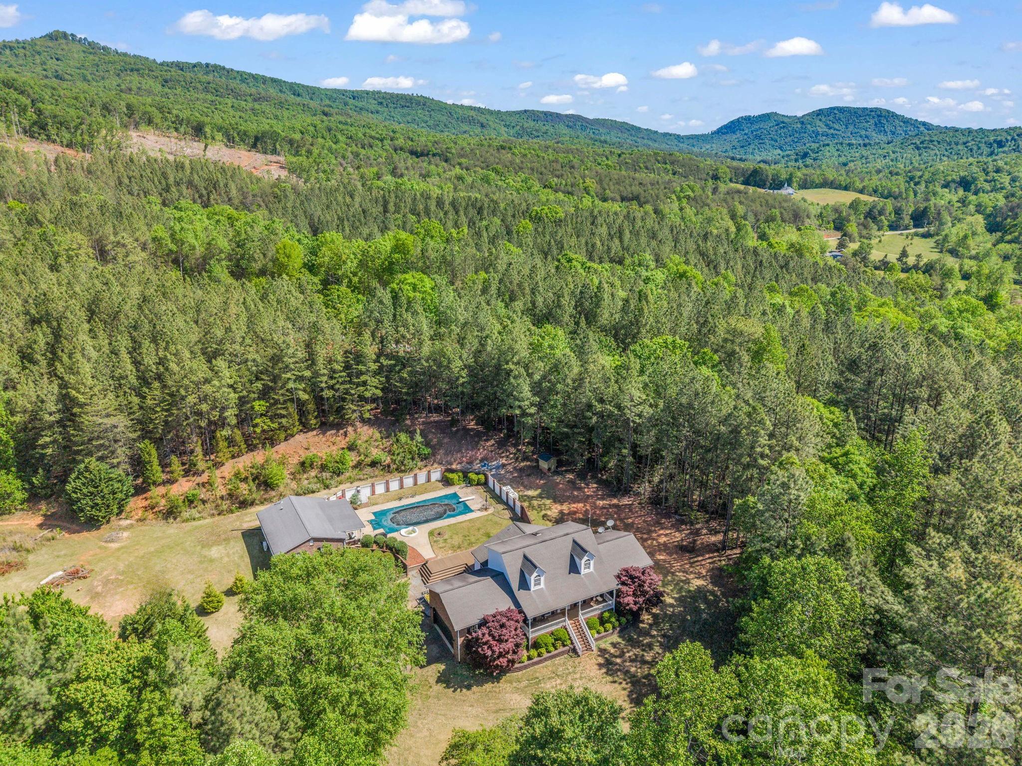 1467 Camp Creek Road — Union Mills