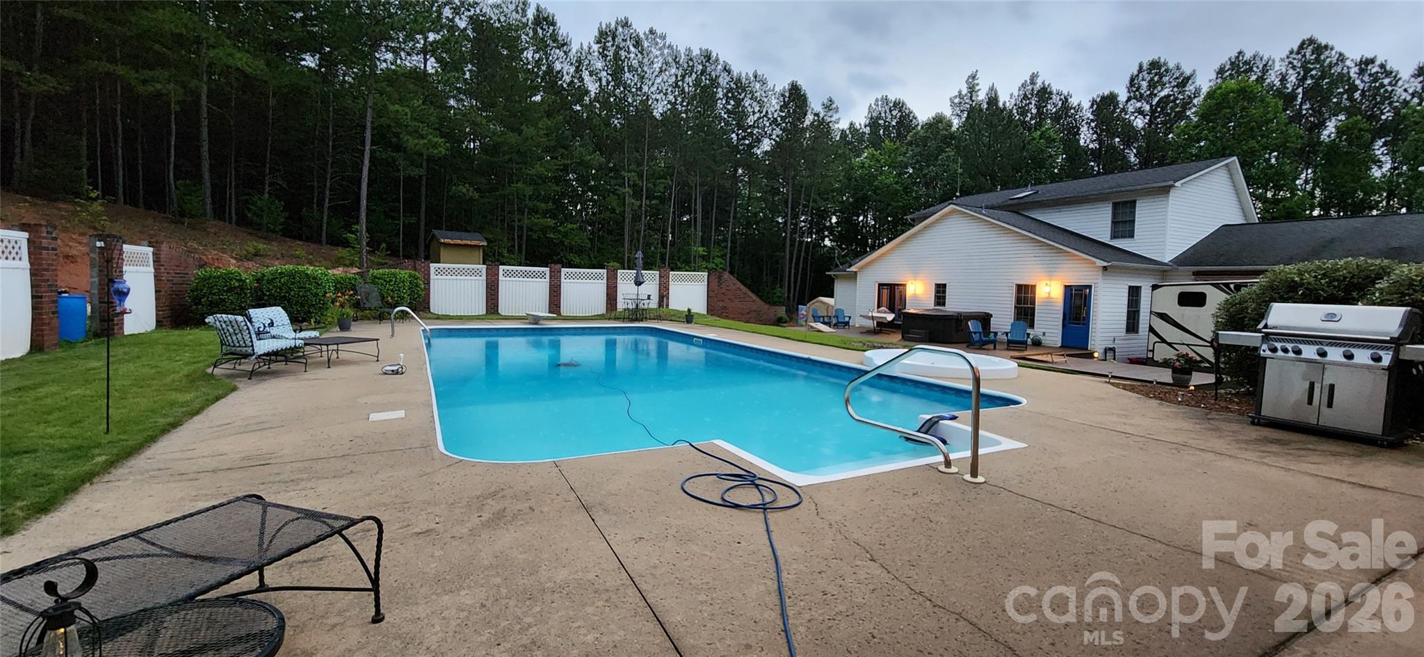 1467 Camp Creek Road — Union Mills