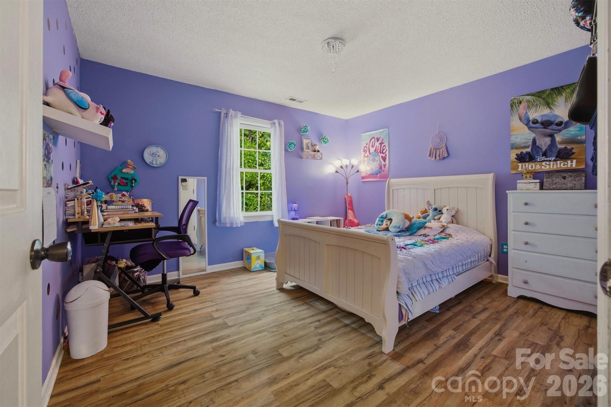 1404 Castle Court — Lenoir