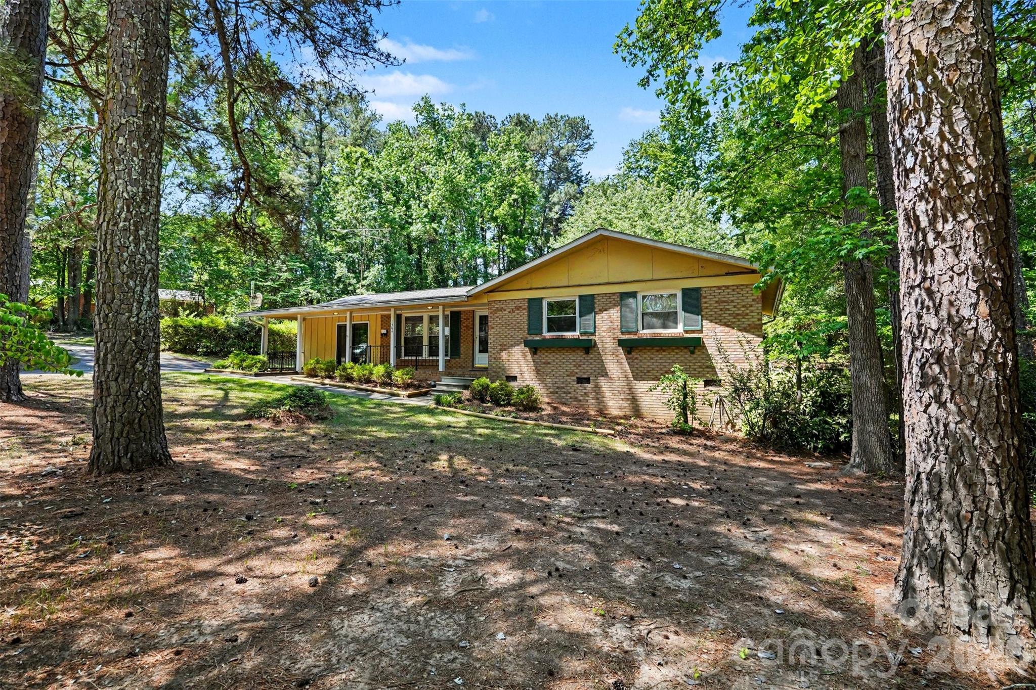 1304 Shannon Drive — Wadesboro