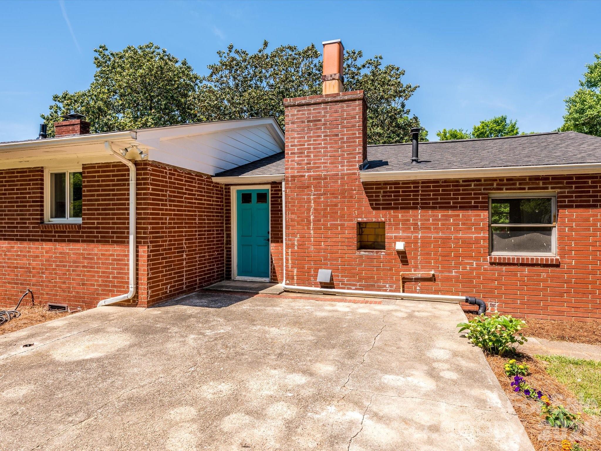354 S Magnolia Street — Mooresville